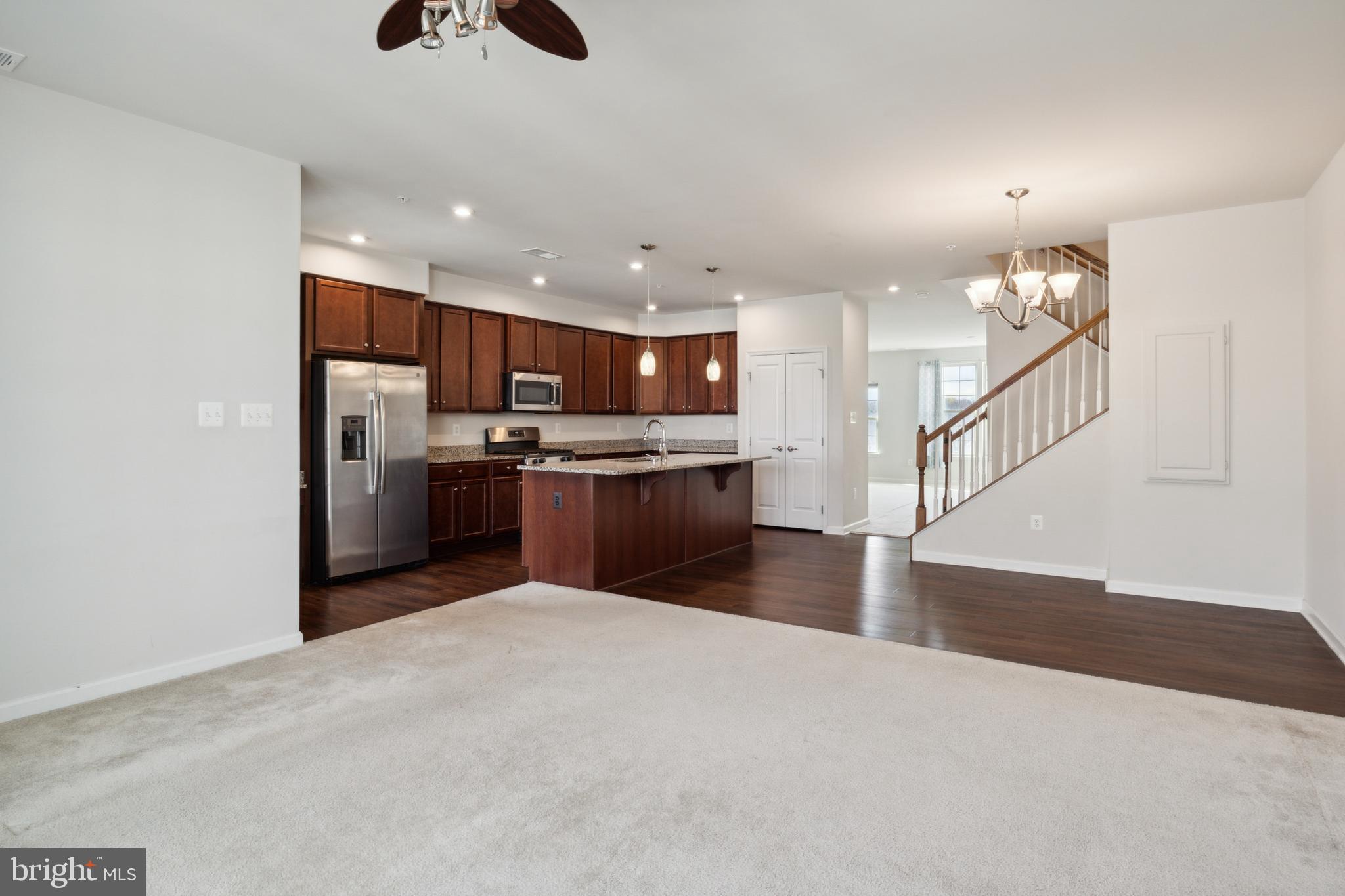 OAKDALE VILLAGE - Residential