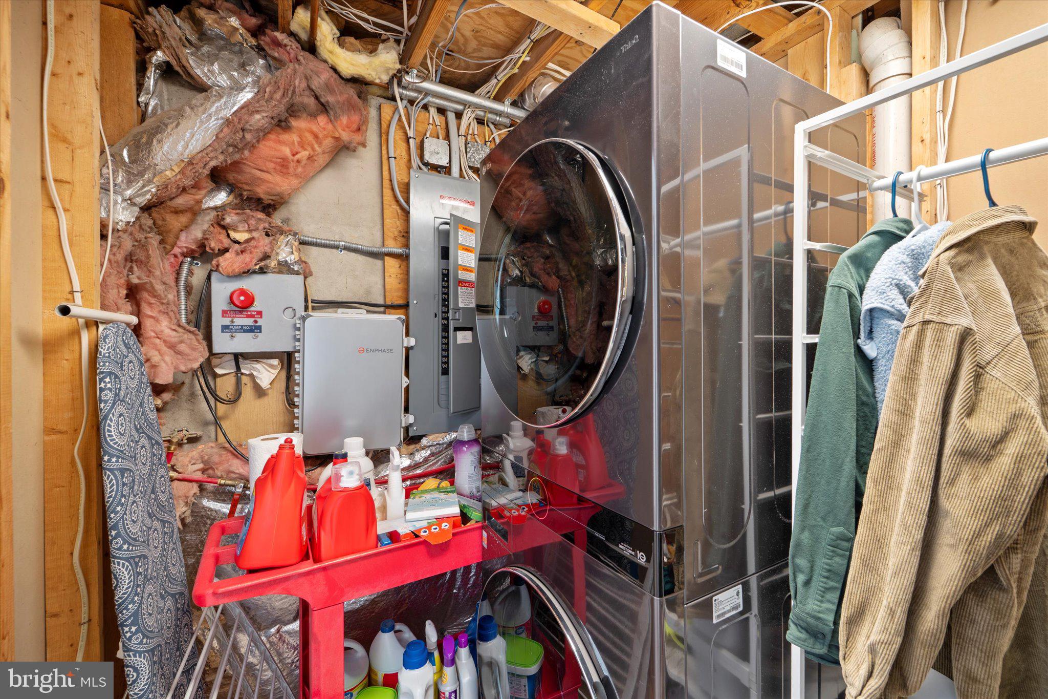 LAUREL RIDGE - Residential