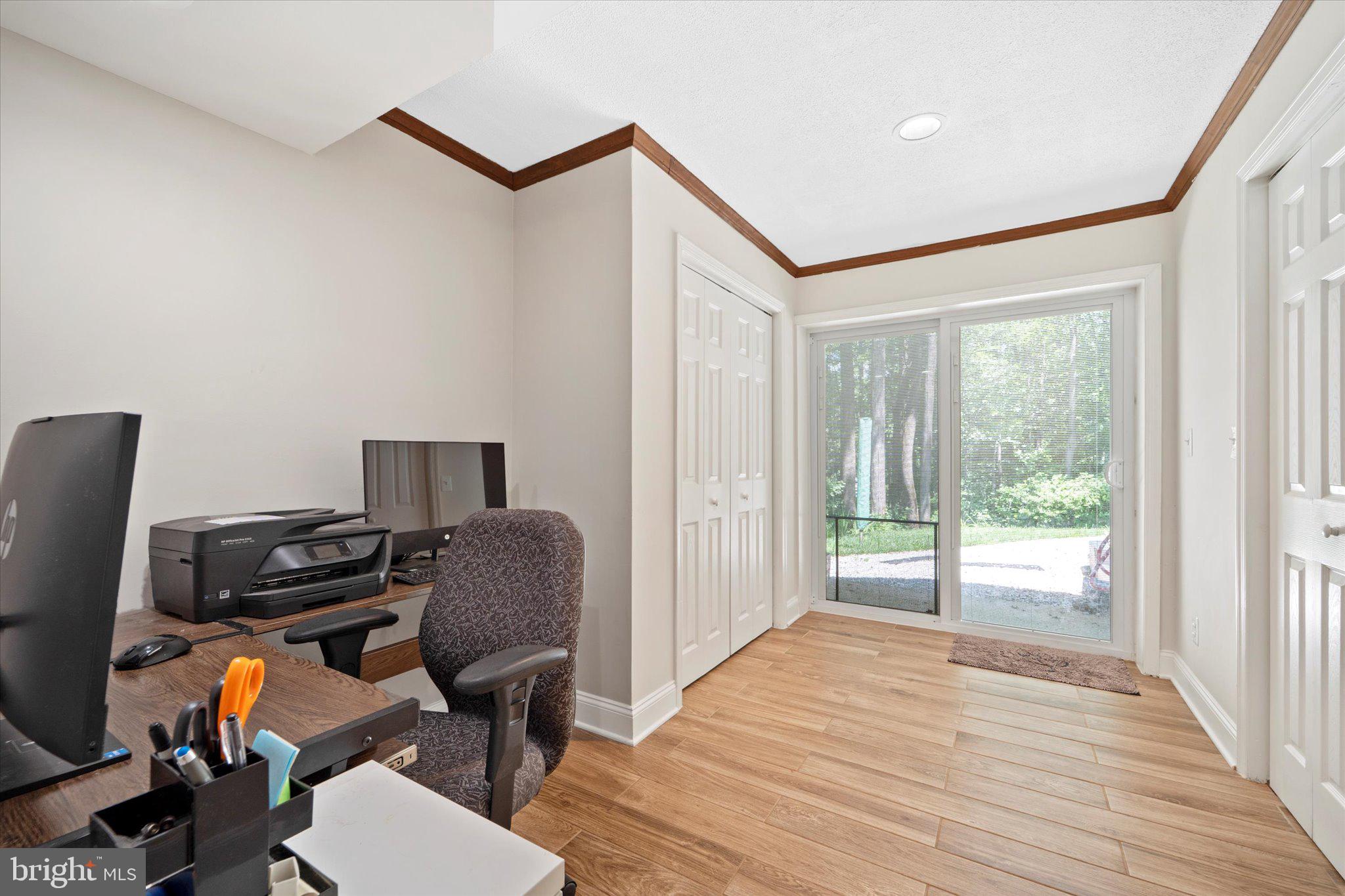 LAUREL RIDGE - Residential