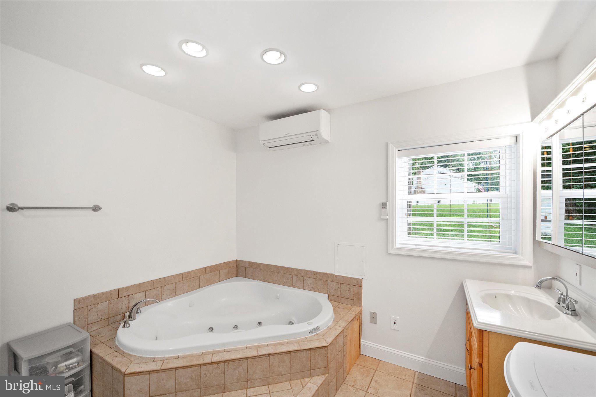 LAUREL RIDGE - Residential