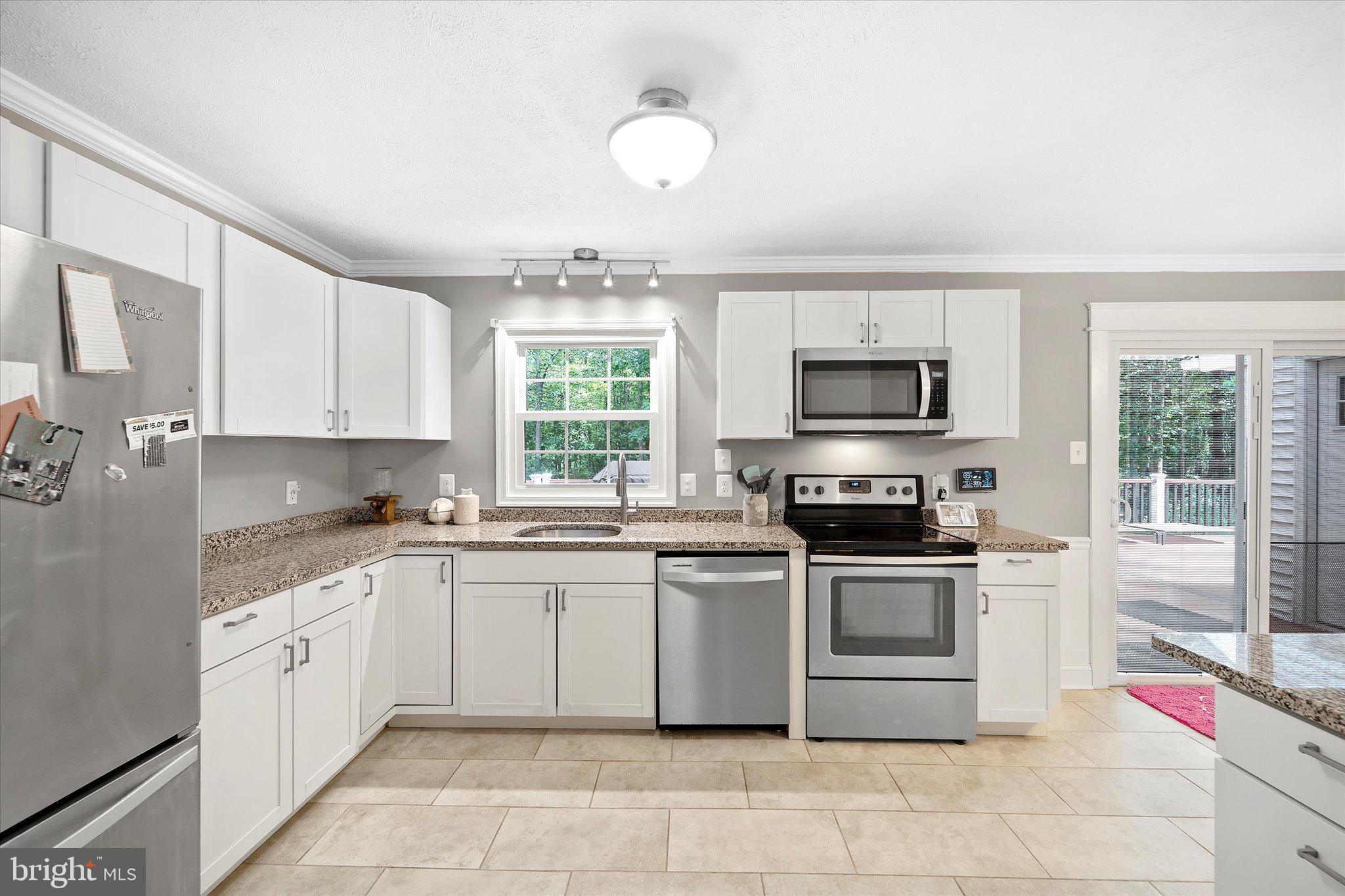 LAUREL RIDGE - Residential