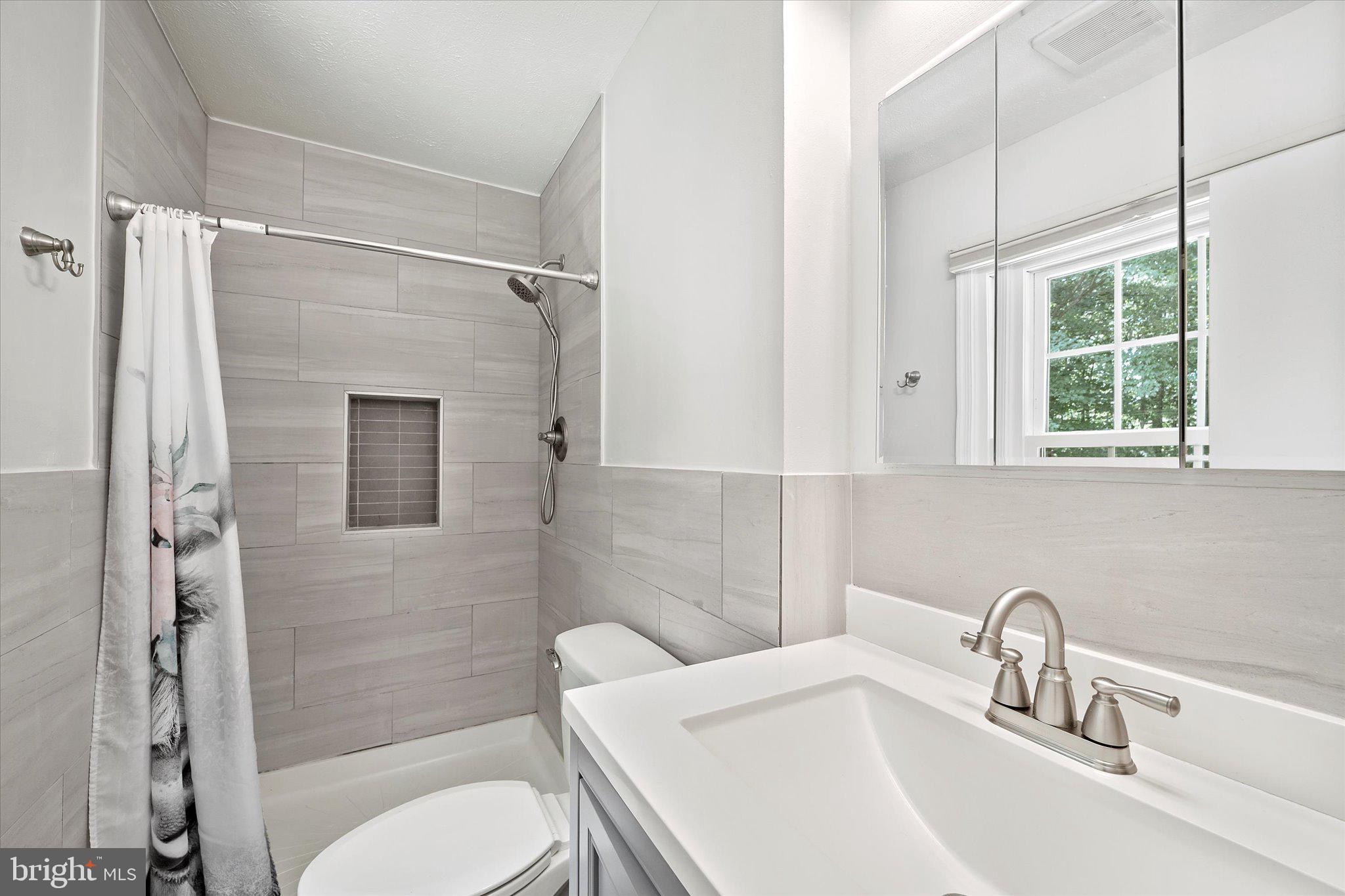 LAUREL RIDGE - Residential