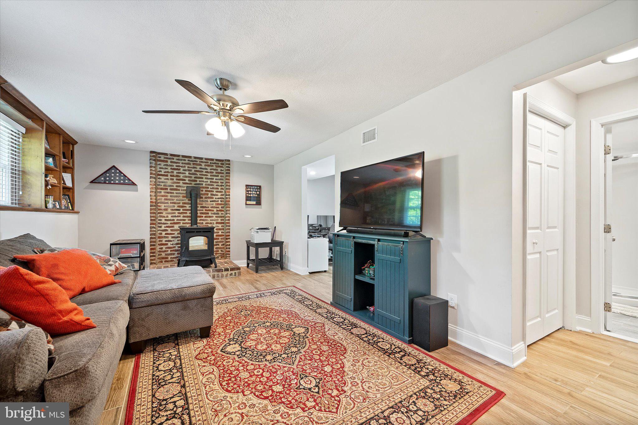 LAUREL RIDGE - Residential