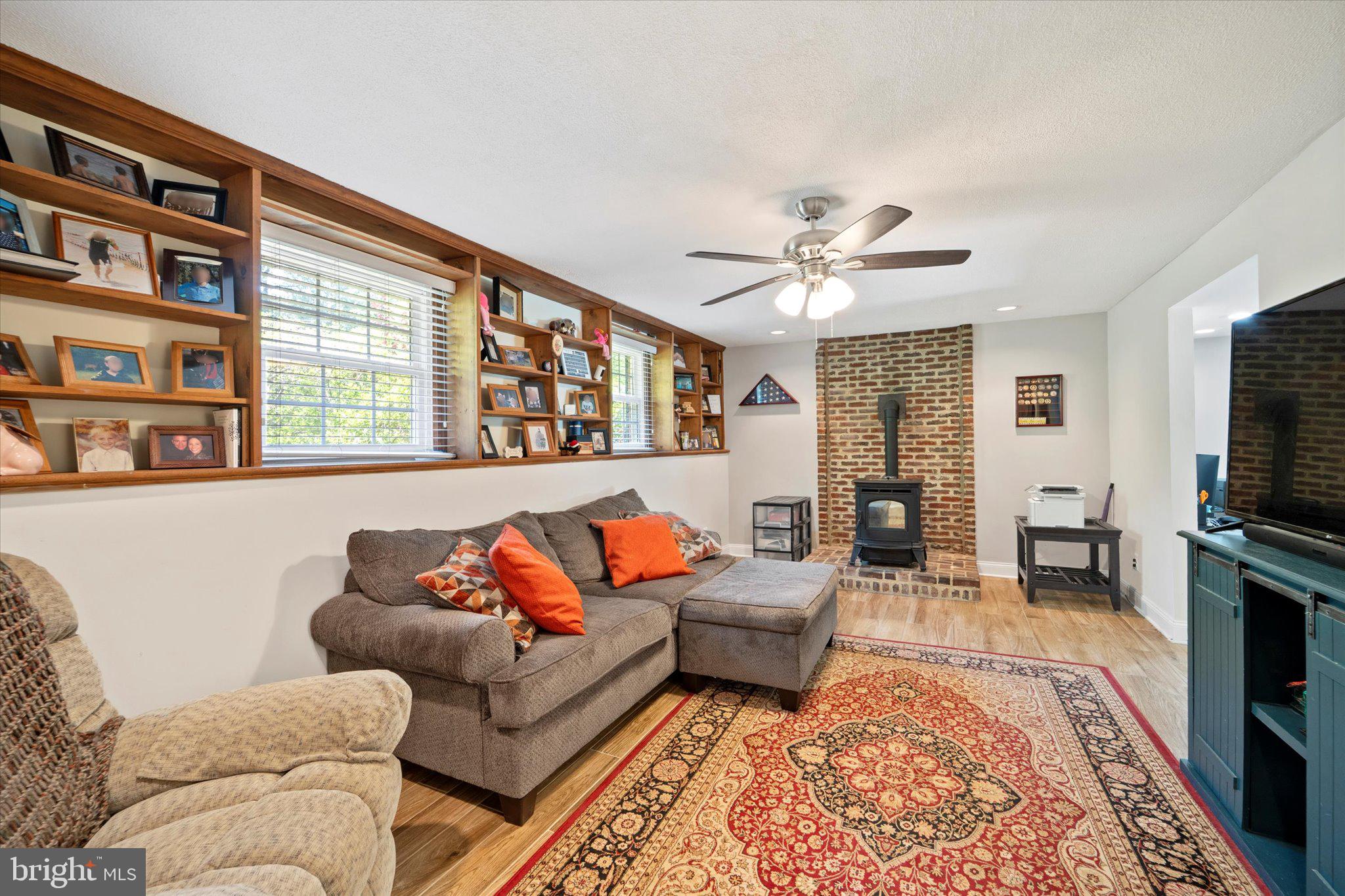 LAUREL RIDGE - Residential