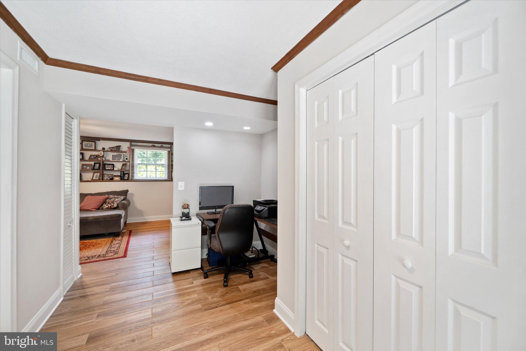 LAUREL RIDGE - Residential