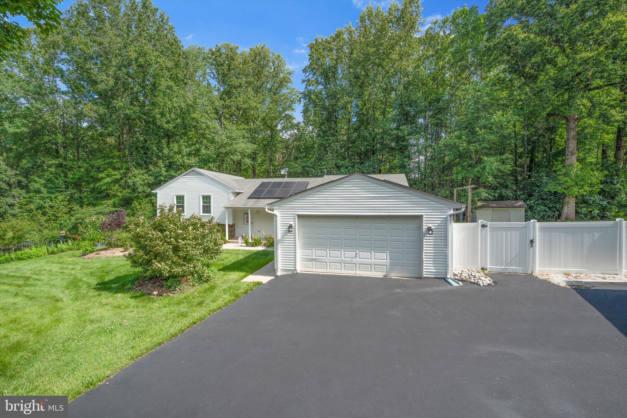 LAUREL RIDGE - Residential