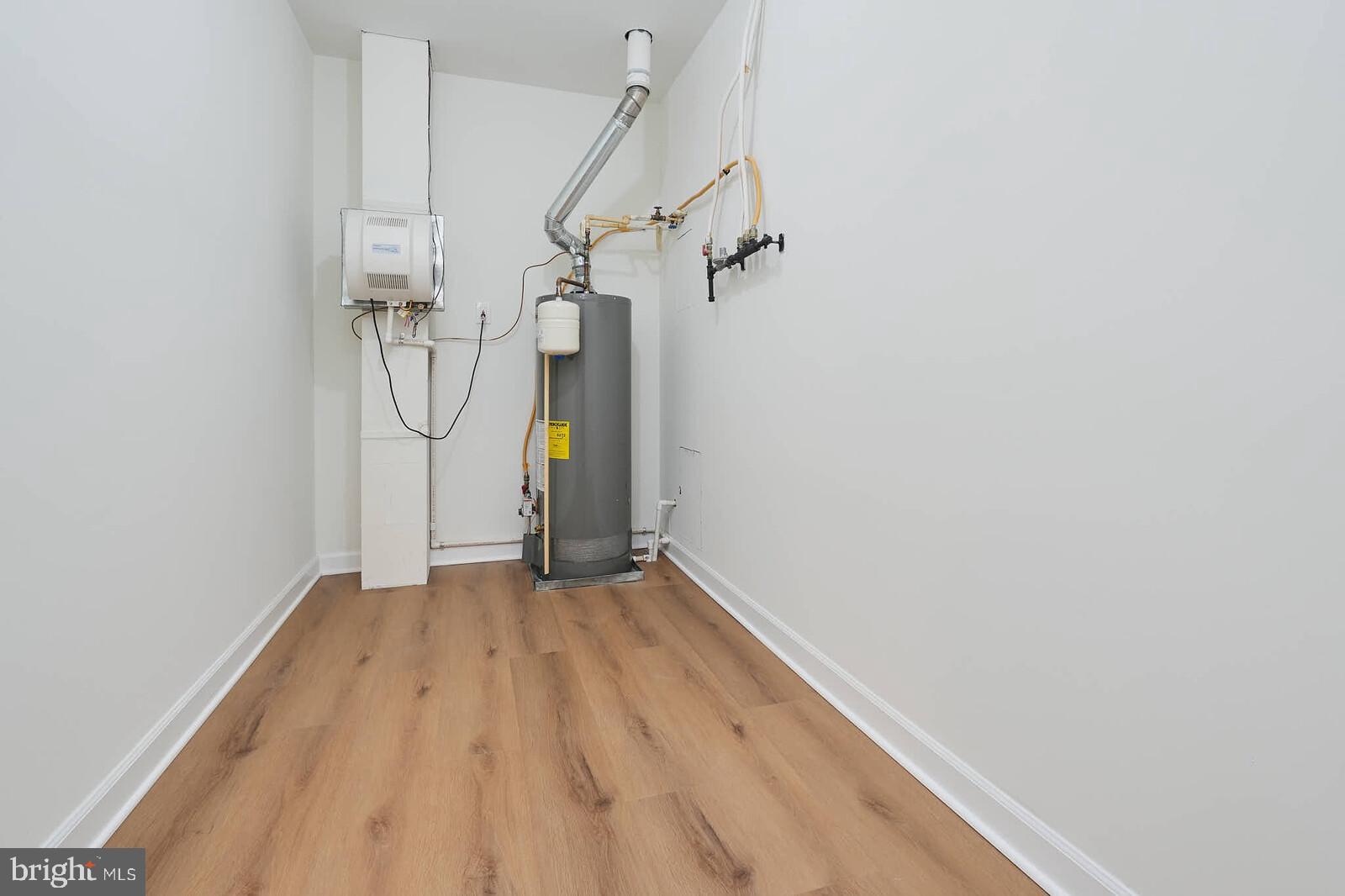 SOUTH RIVER COLONY - Residential