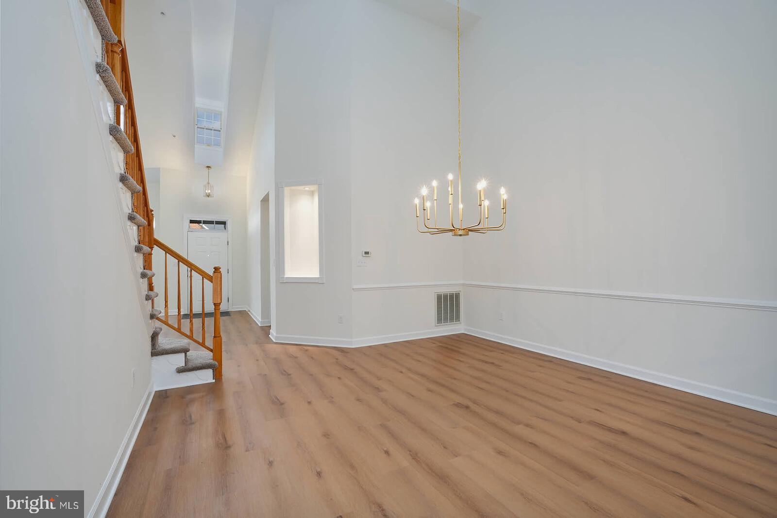 SOUTH RIVER COLONY - Residential