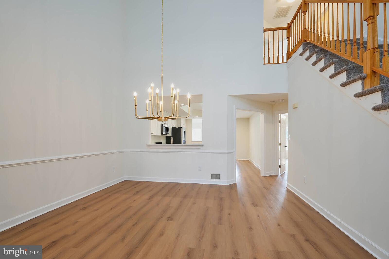 SOUTH RIVER COLONY - Residential