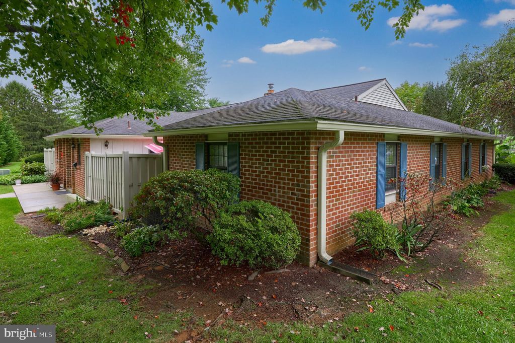 Photo of 338 Valleybrook Drive, Lancaster, PA 17601 (MLS # PALA2041832)