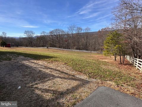 22 SILVERHILL LANE BERKELEY SPRINGS WV 25411