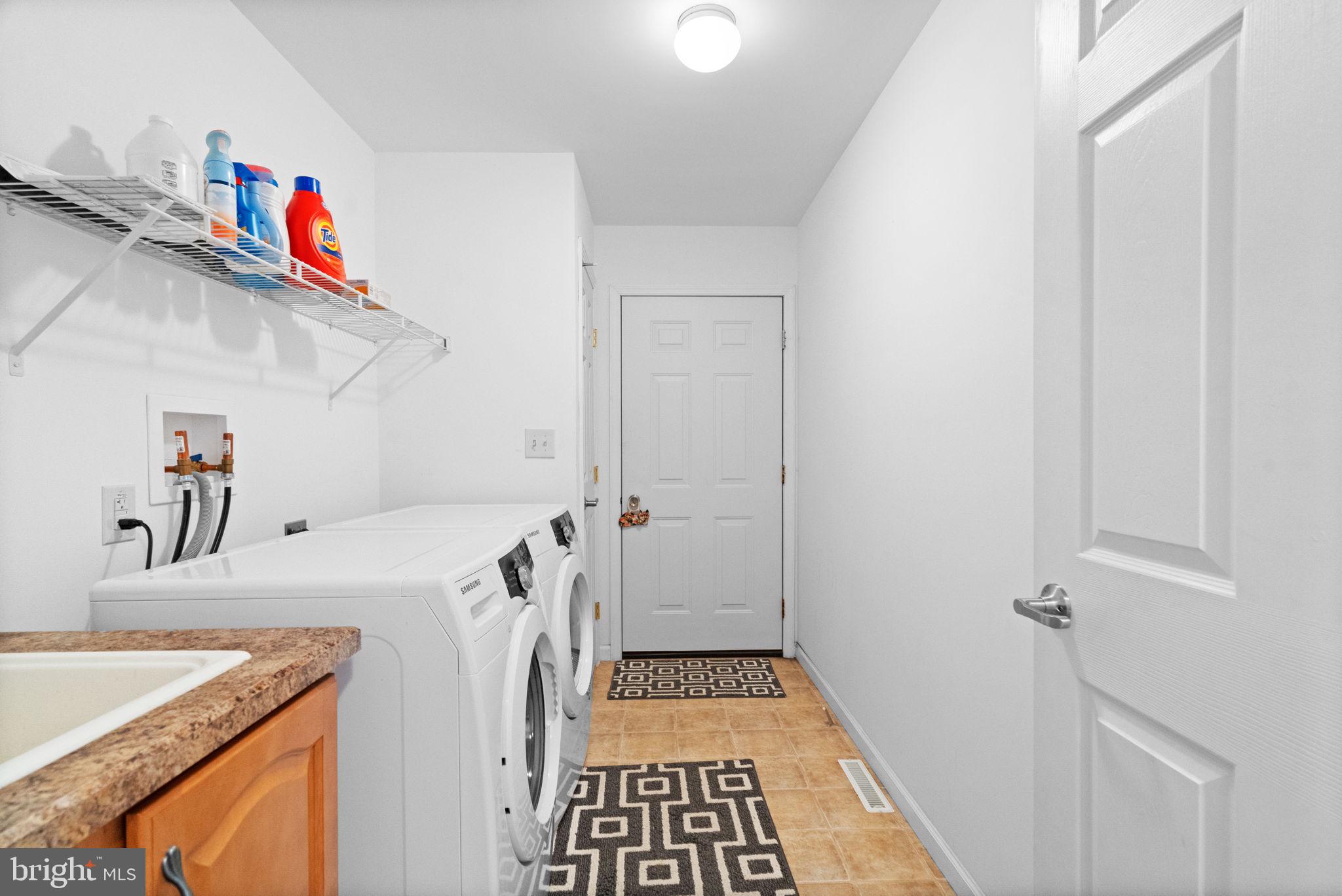 LAKE WYNONAH - Residential