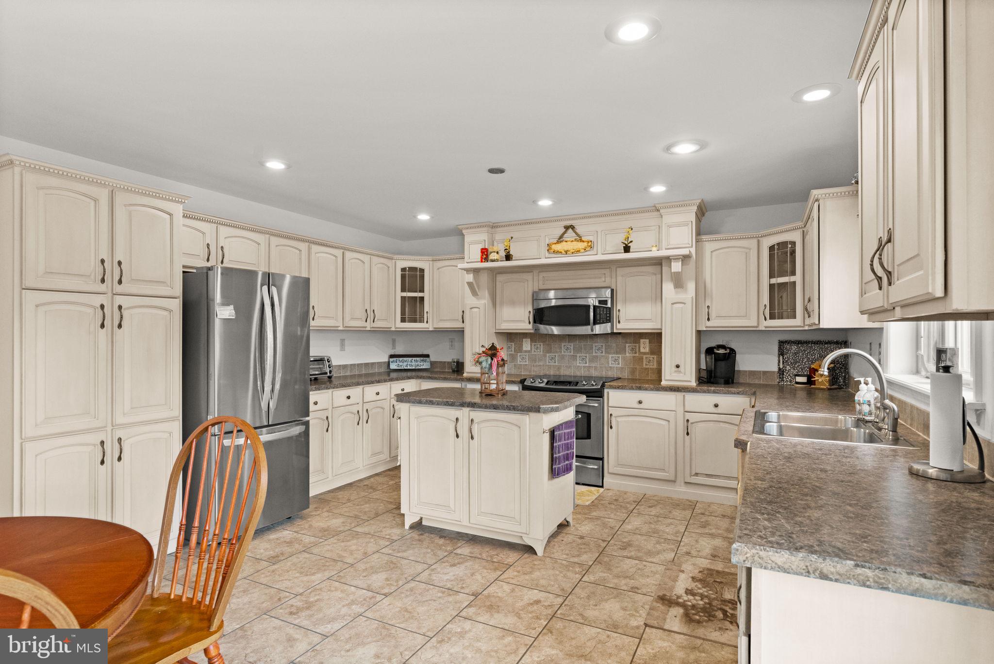 LAKE WYNONAH - Residential