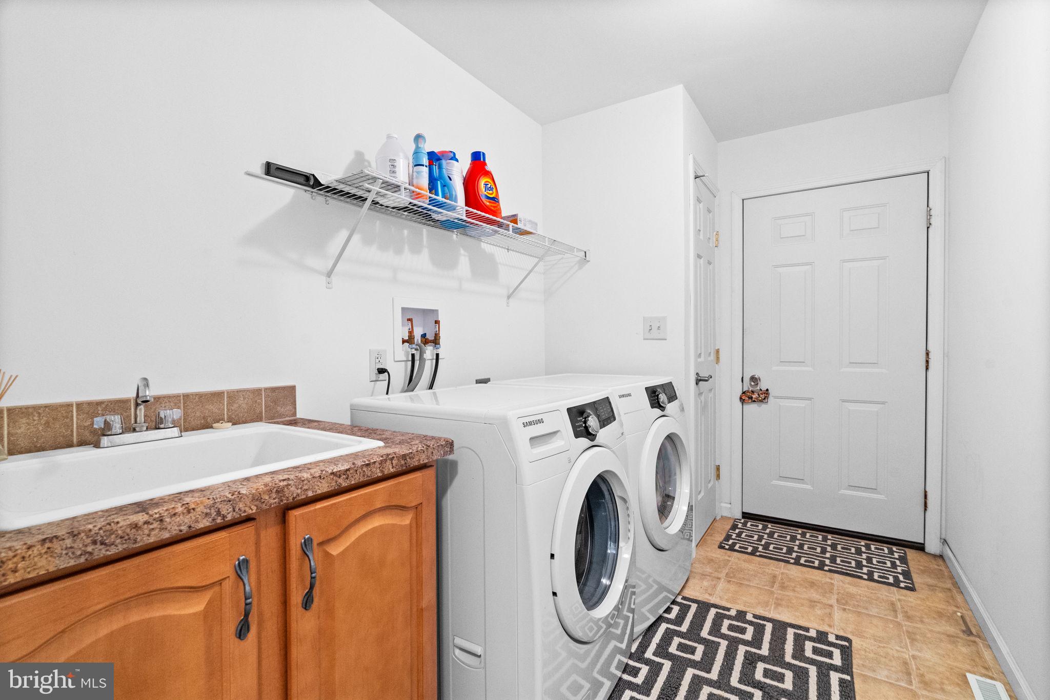 LAKE WYNONAH - Residential