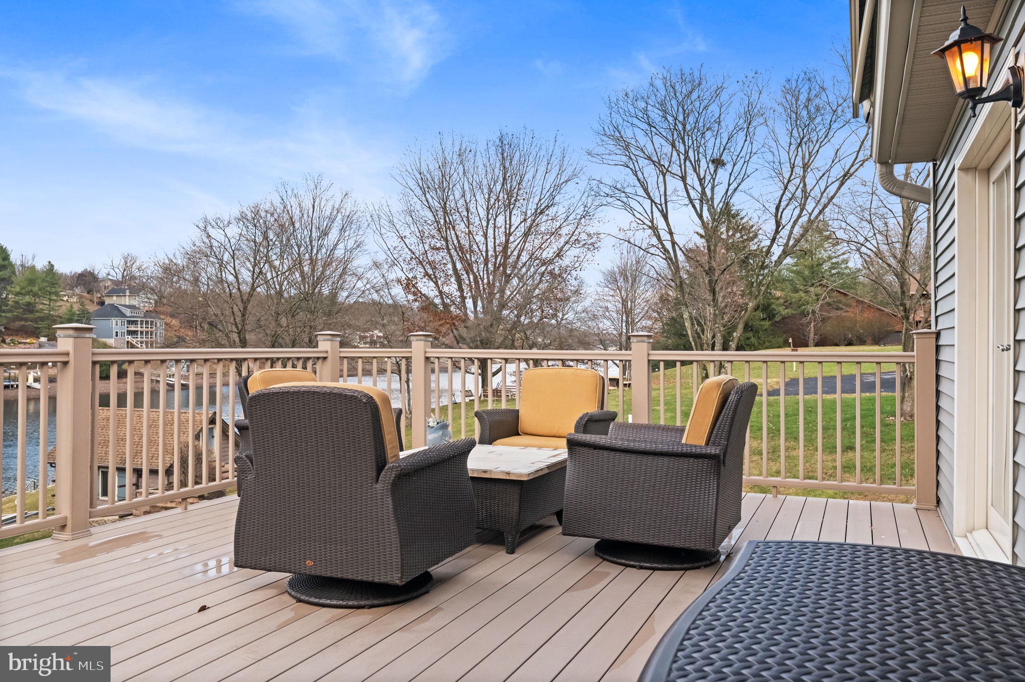 LAKE WYNONAH - Residential