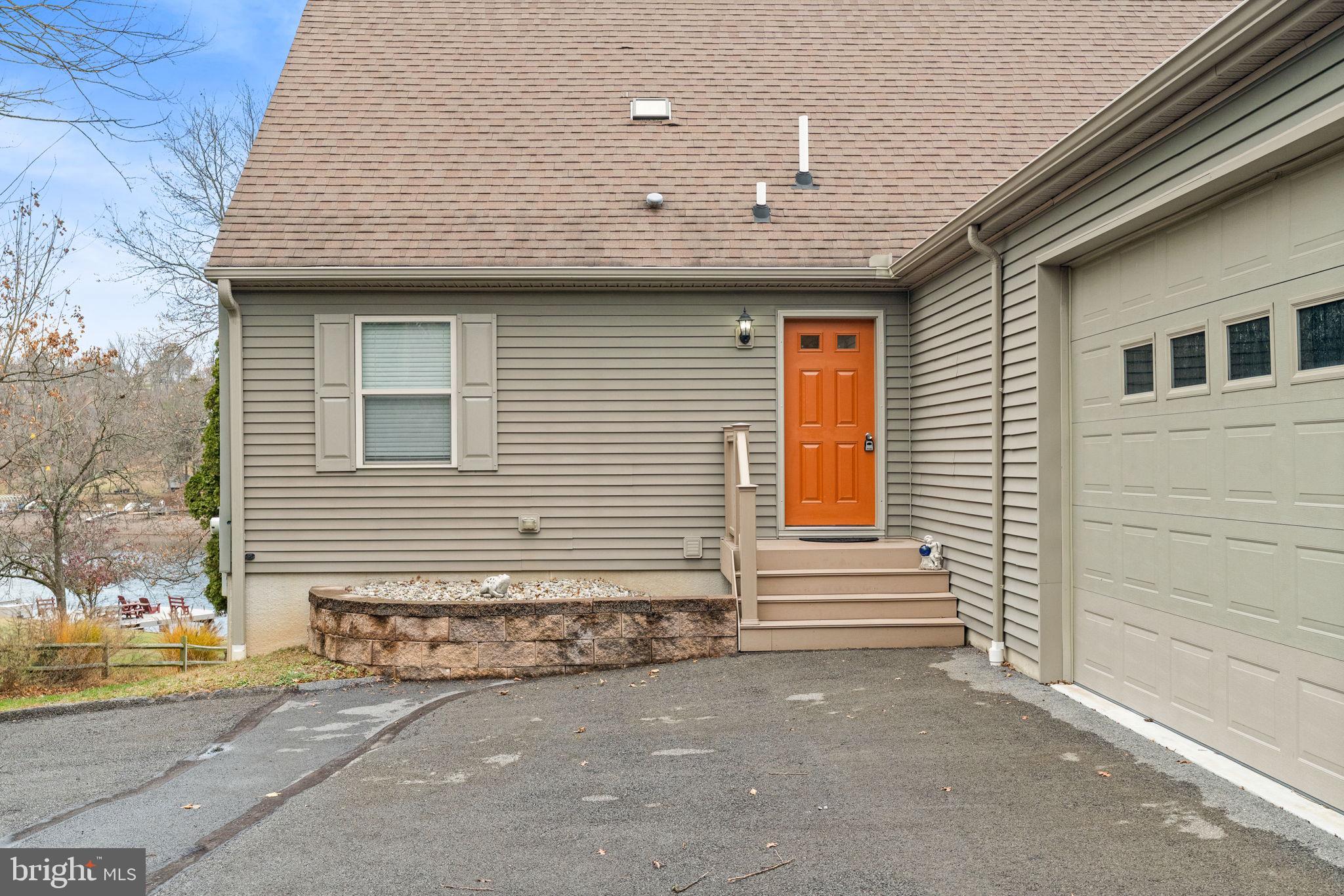 LAKE WYNONAH - Residential