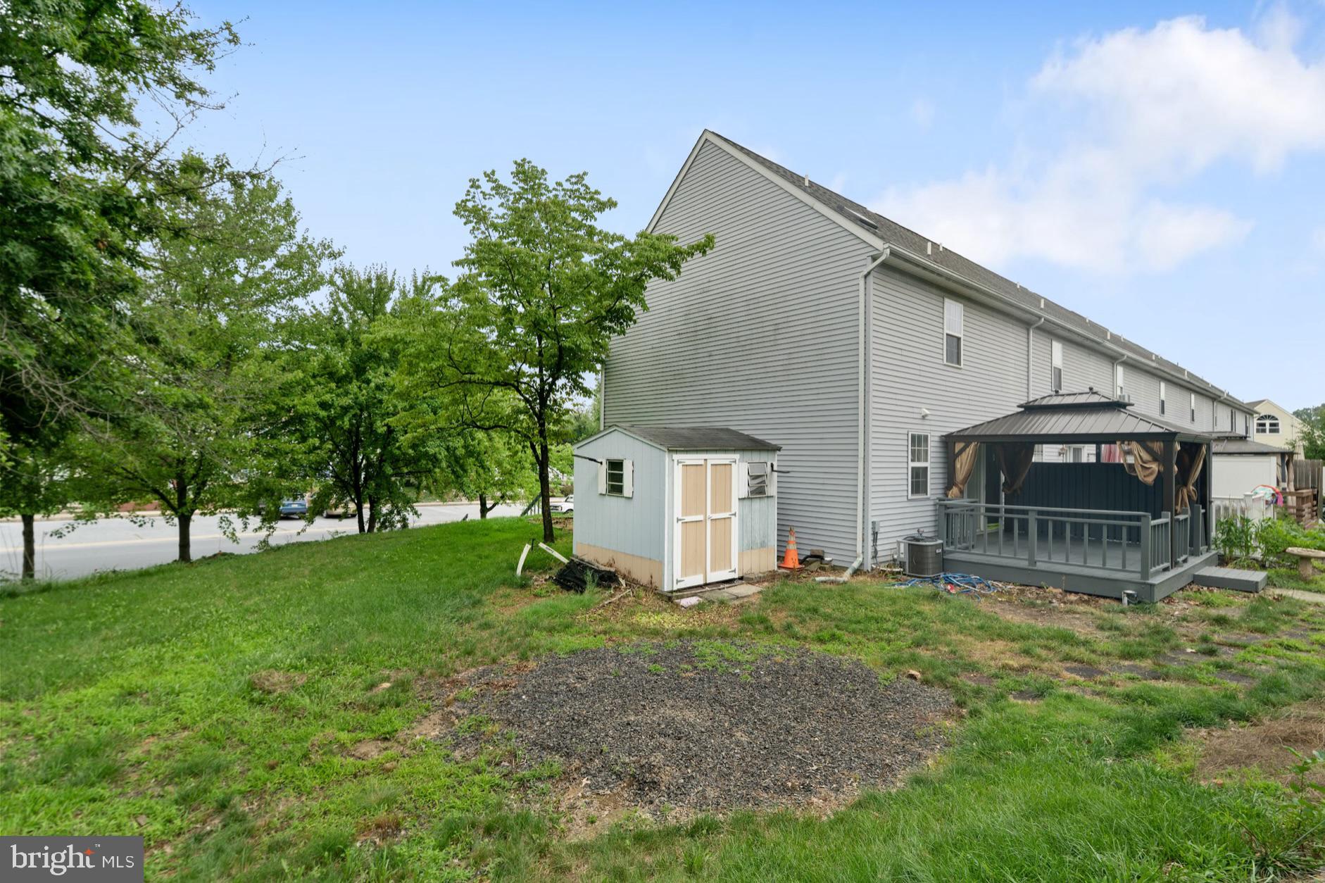 10 PENNWICK DRIVE