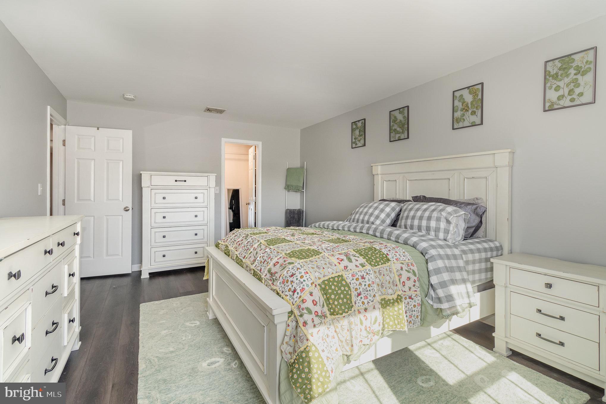 PORTLAND COURT - Residential