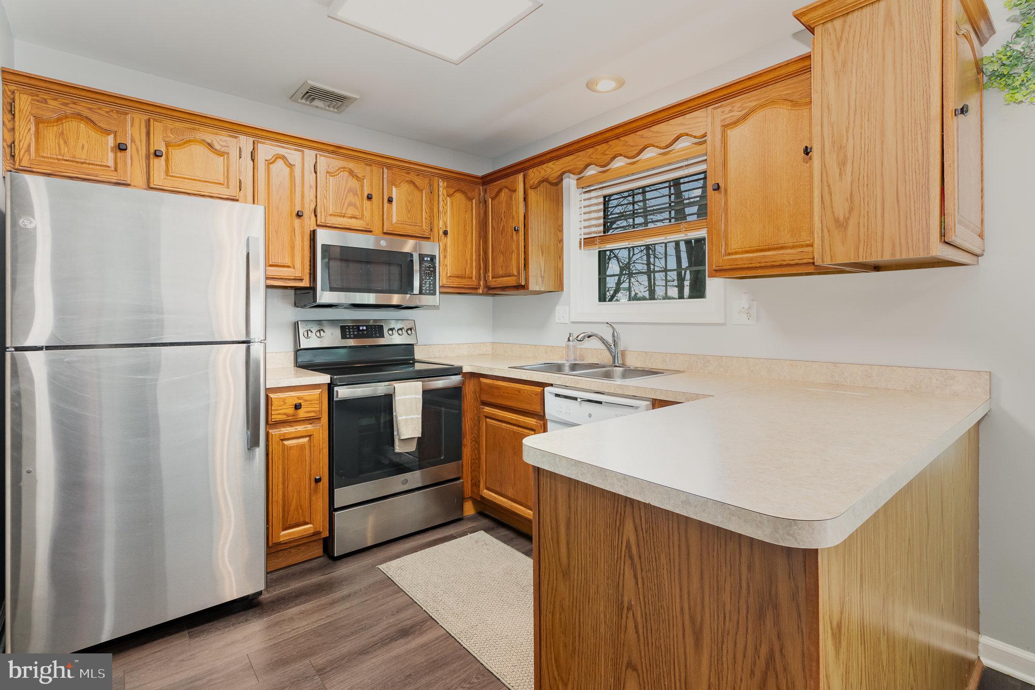 PORTLAND COURT - Residential