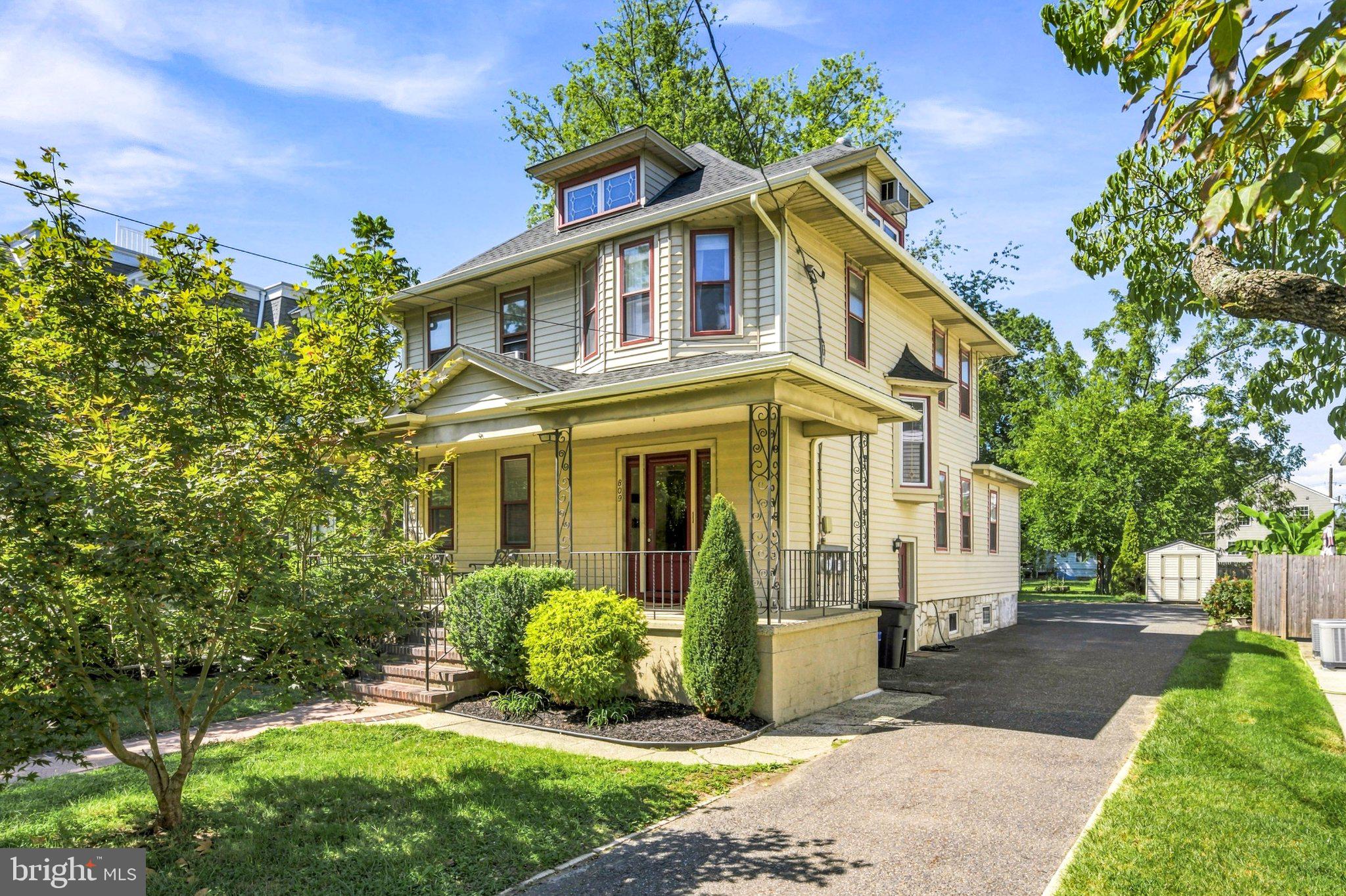 809 COLLINGS AVENUE