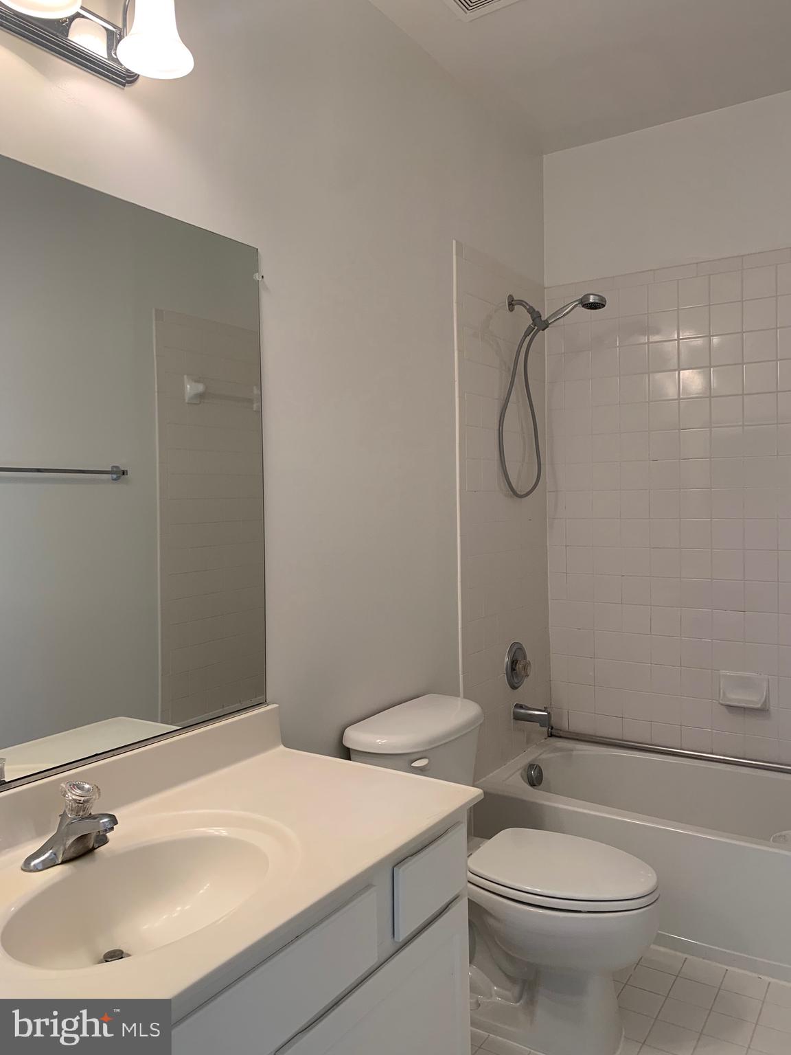 MANASSAS PARK STATION - Residential Lease