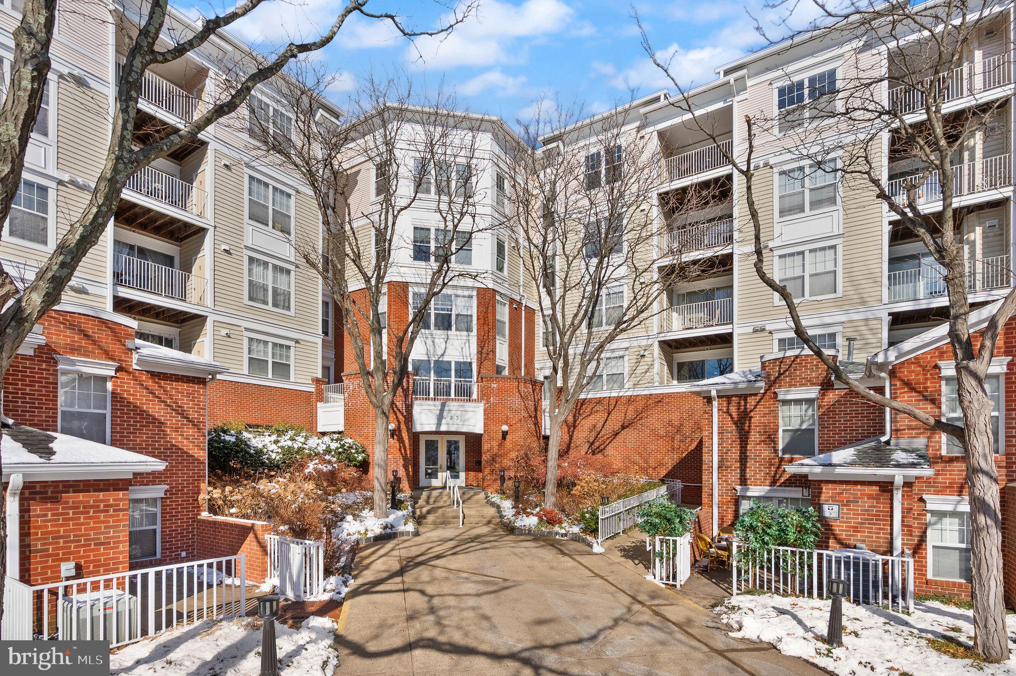 LILLIAN COURT AT TYSONS - Residential