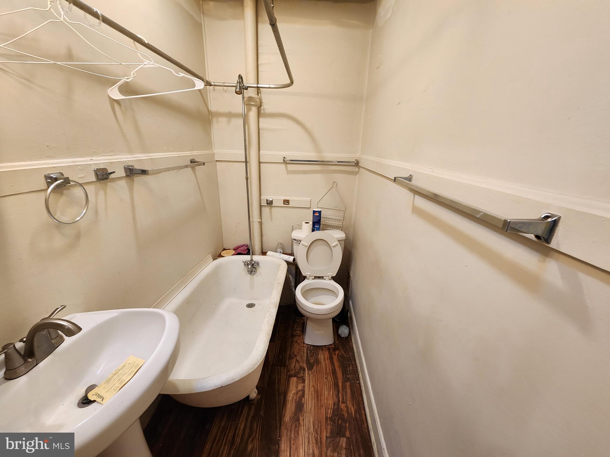 BROADWAY EAST - Residential