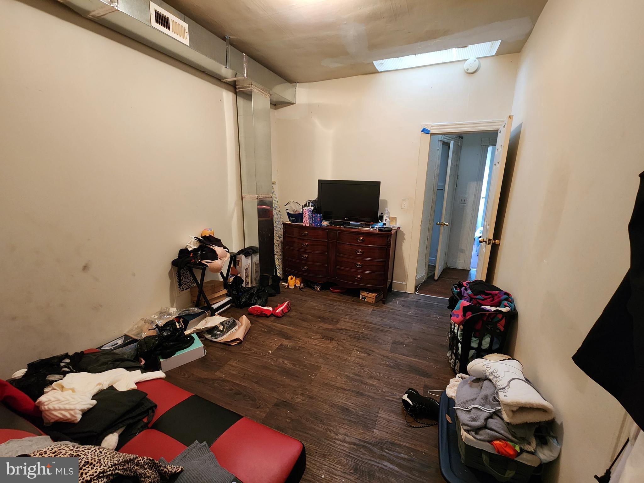 BROADWAY EAST - Residential