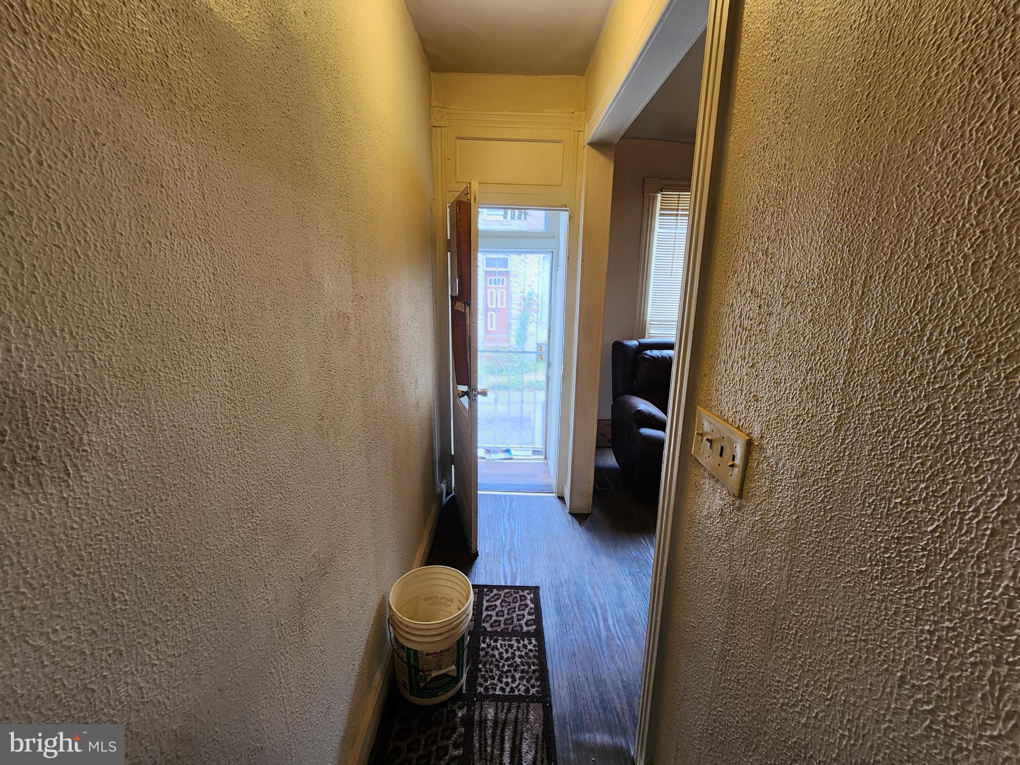 BROADWAY EAST - Residential