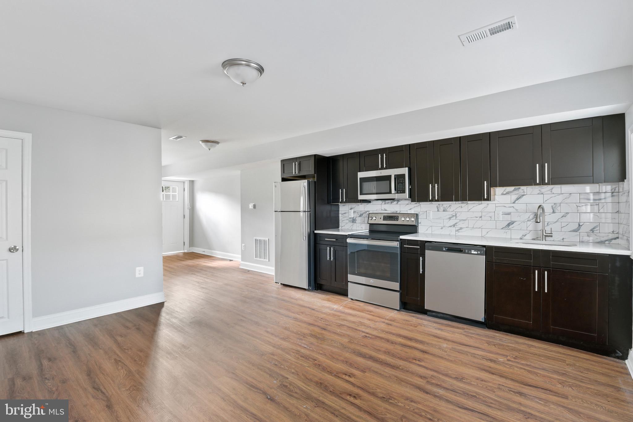 CENTRAL PARK HEIGHTS - Residential Lease