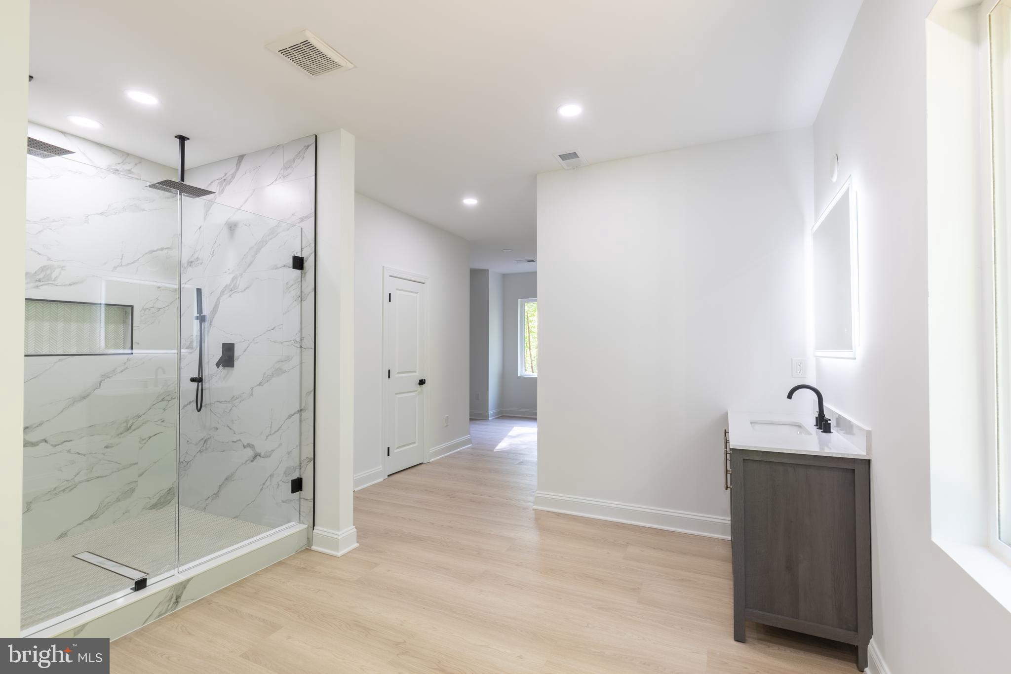 MORGAN II - Residential