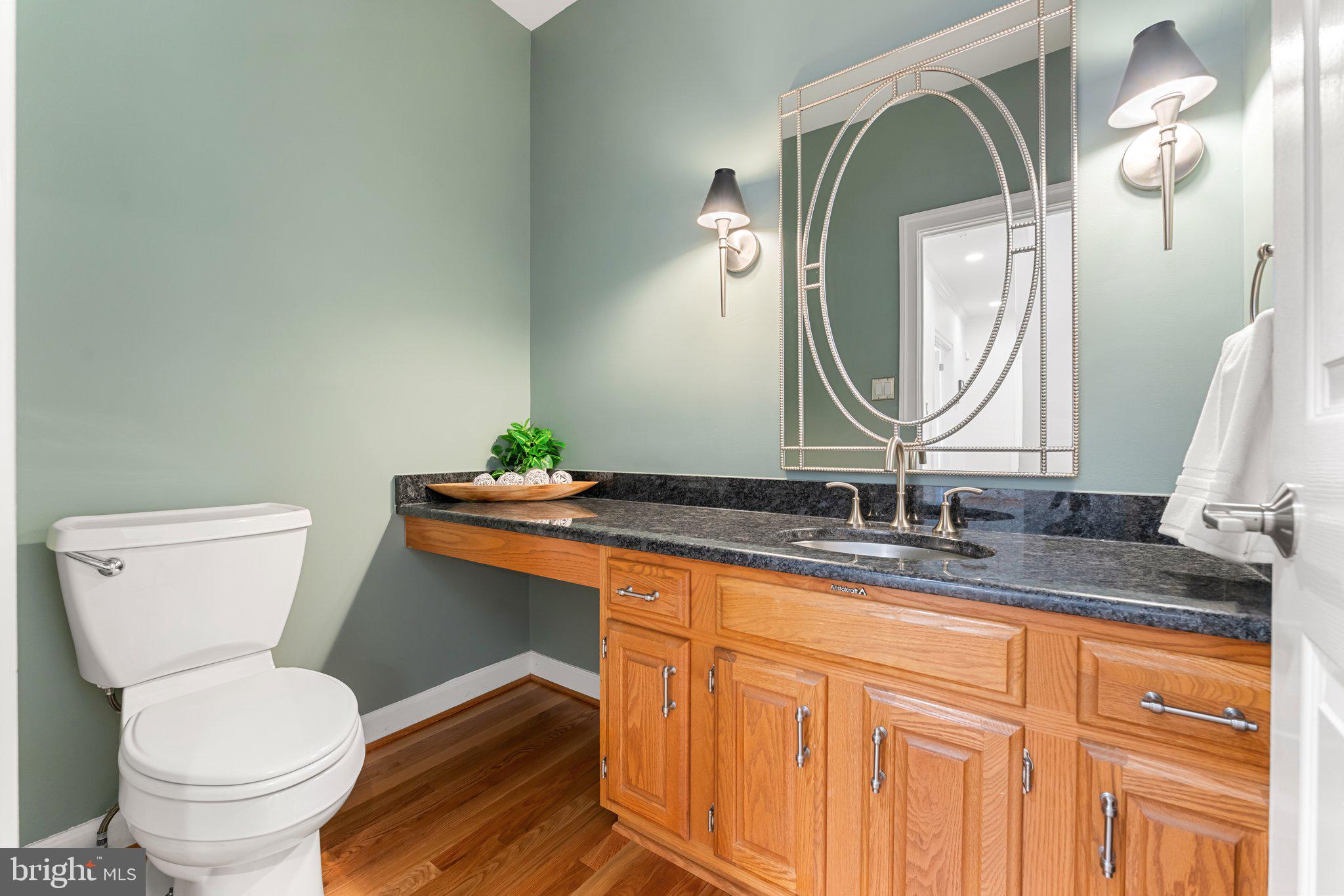 MC LEAN OAKS - Residential