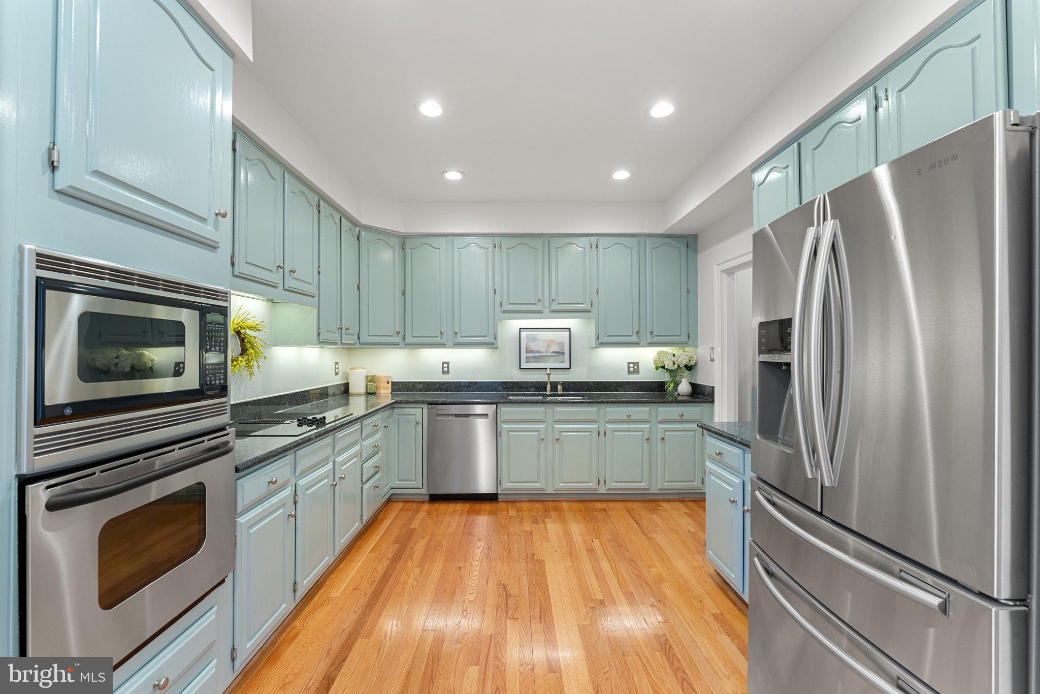 MC LEAN OAKS - Residential