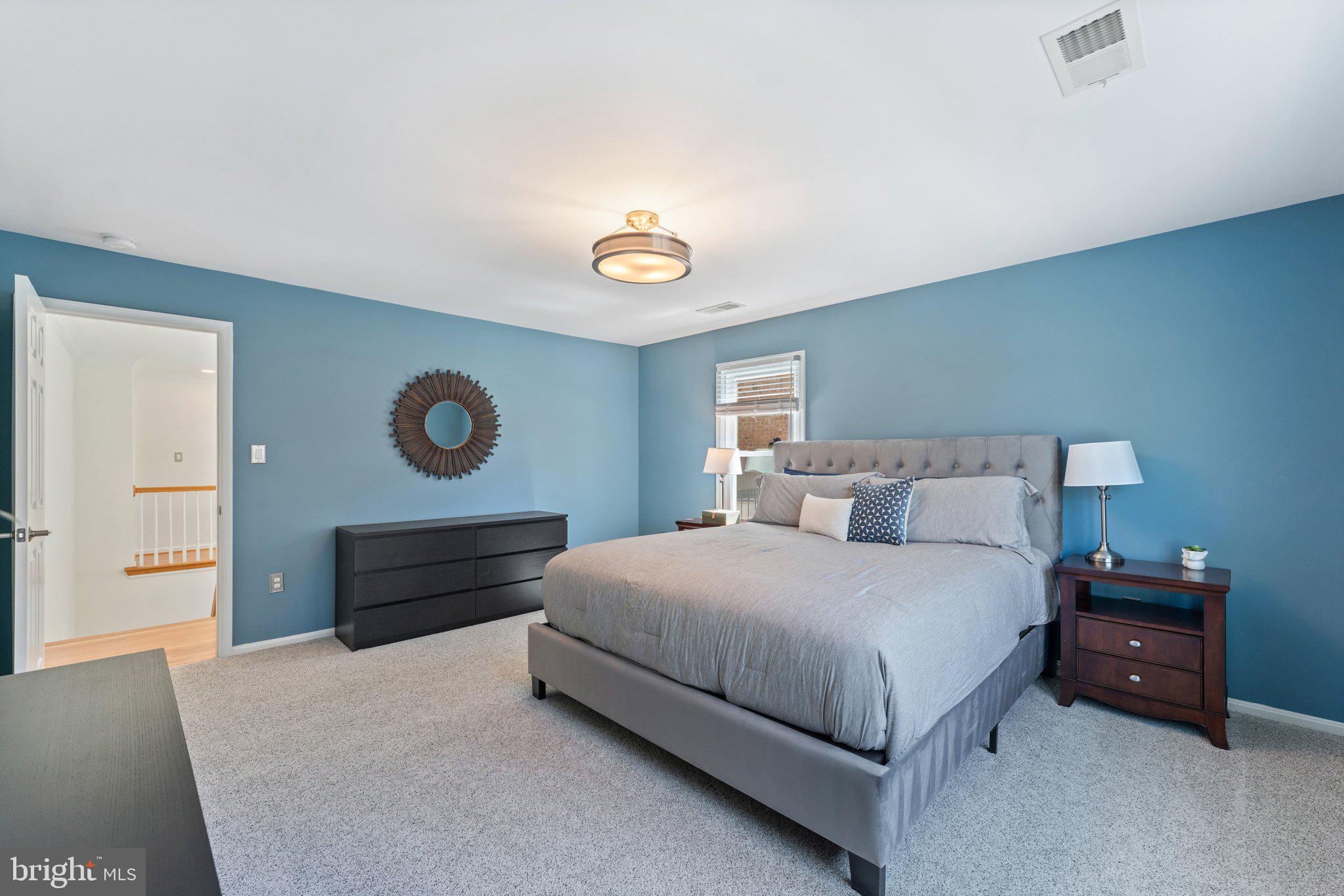 MC LEAN OAKS - Residential