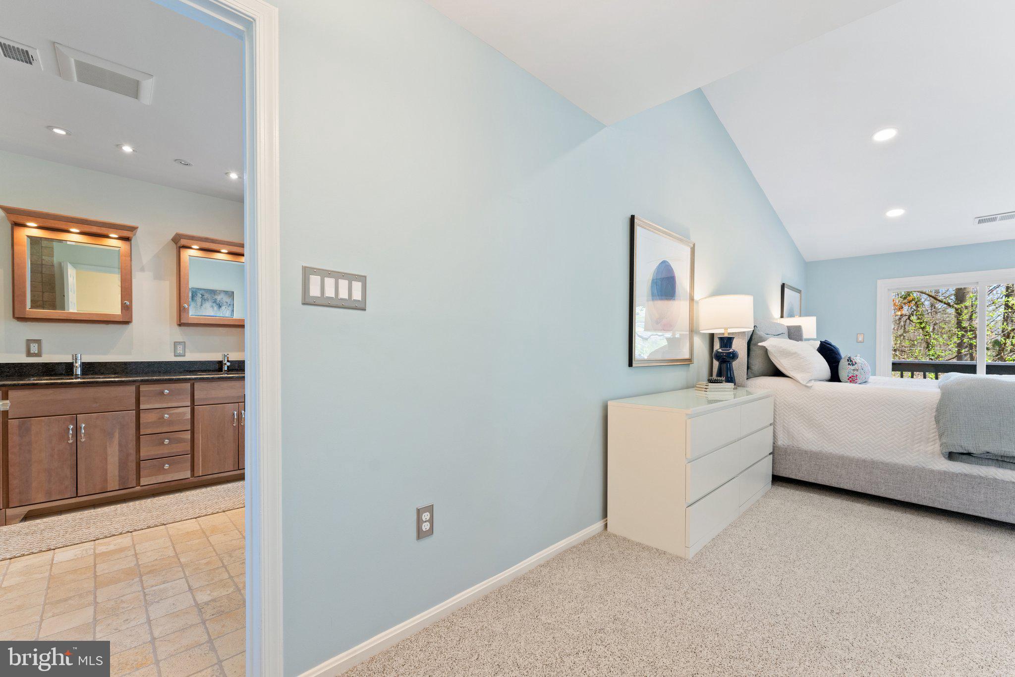 MC LEAN OAKS - Residential