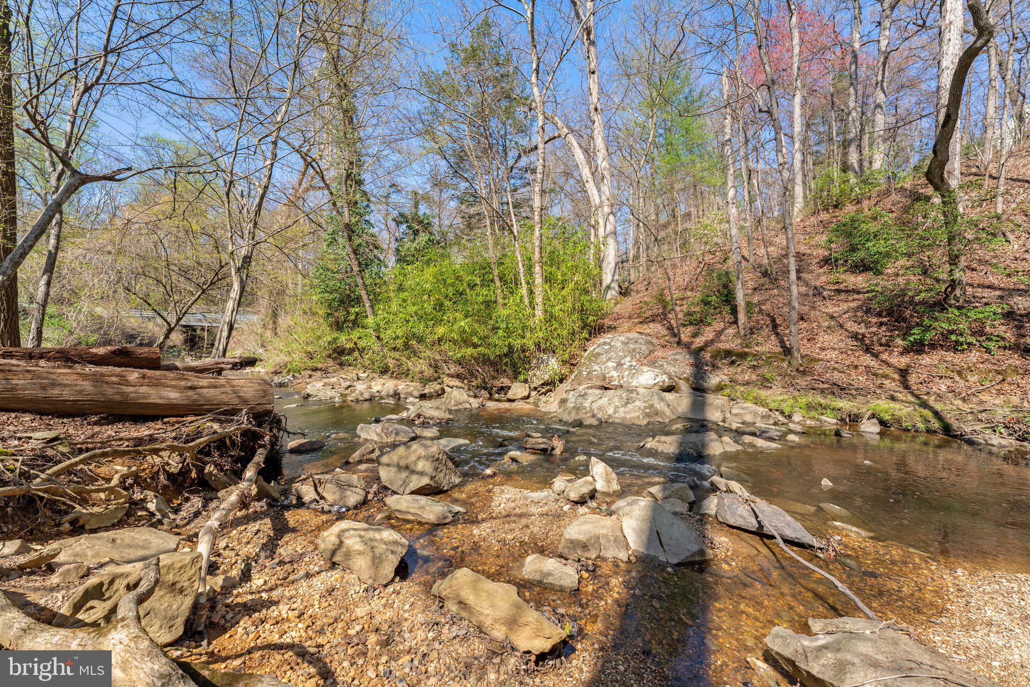 MC LEAN OAKS - Residential