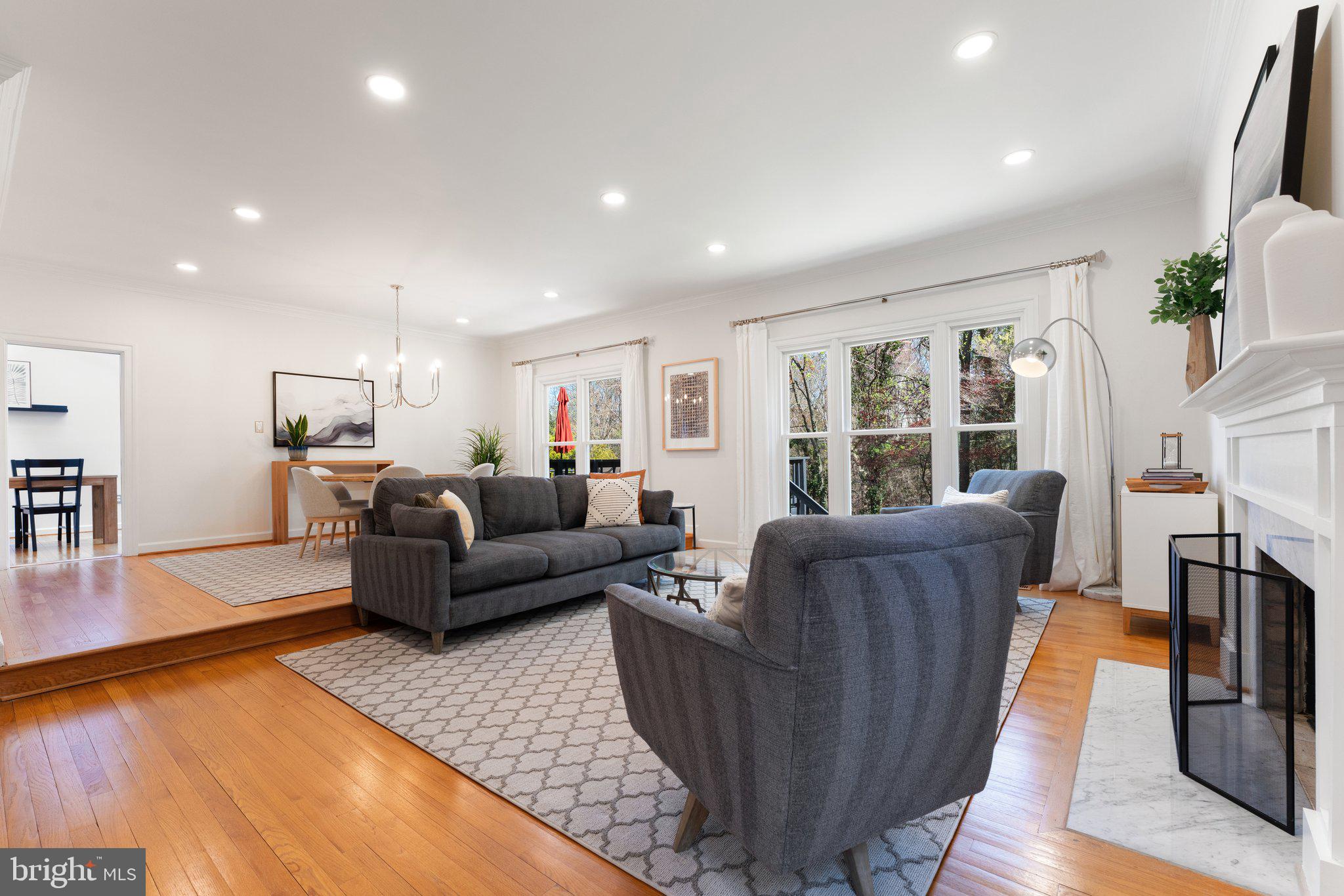 MC LEAN OAKS - Residential