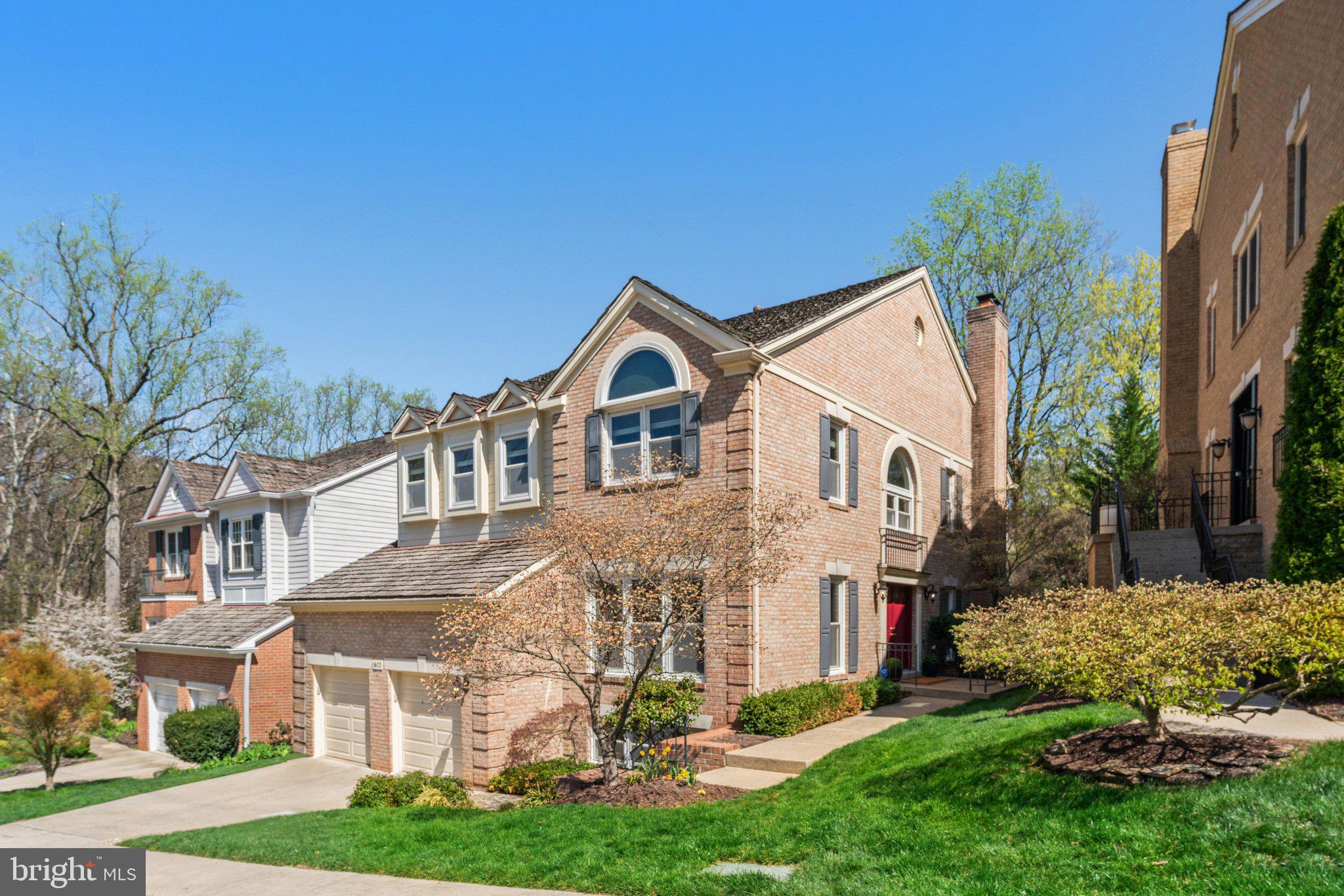 MC LEAN OAKS - Residential