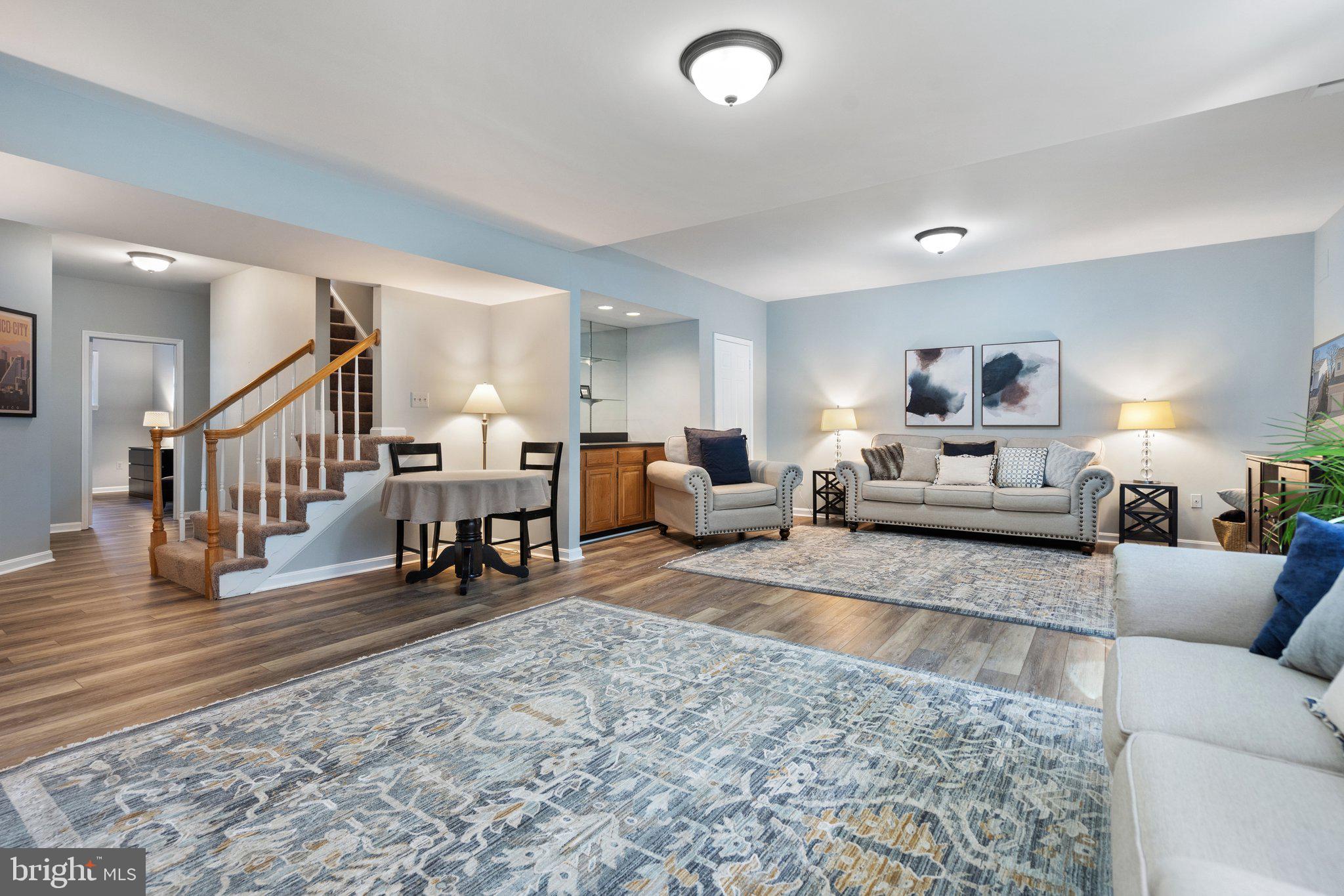 MC LEAN OAKS - Residential