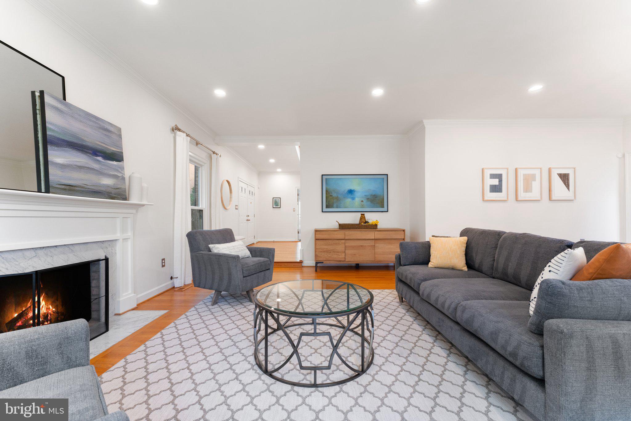 MC LEAN OAKS - Residential