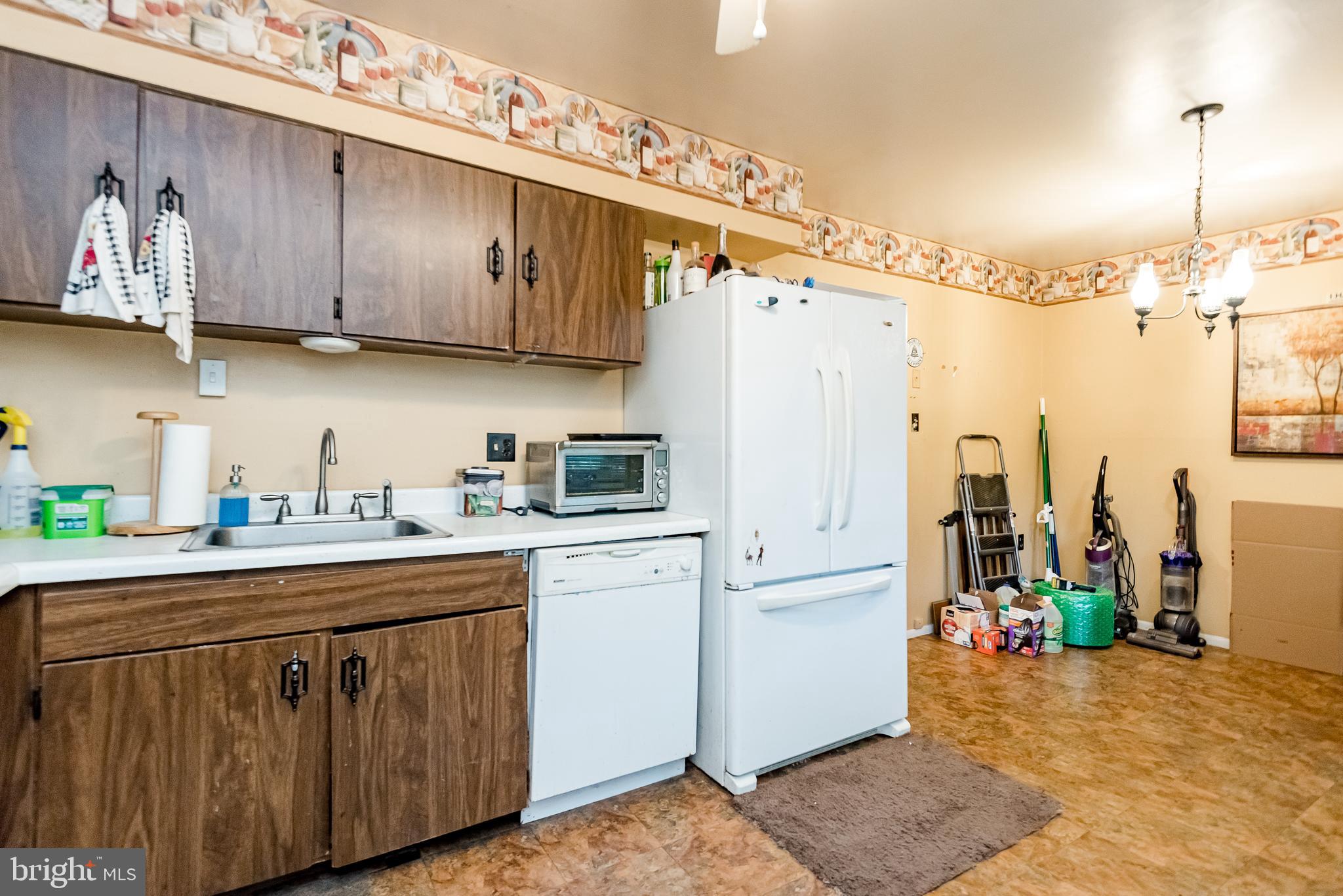 OLDE MILL CONDO - Residential