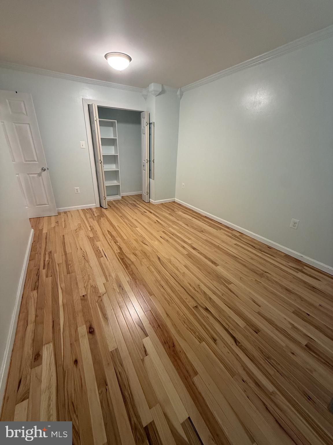 28 OAK SHADOWS