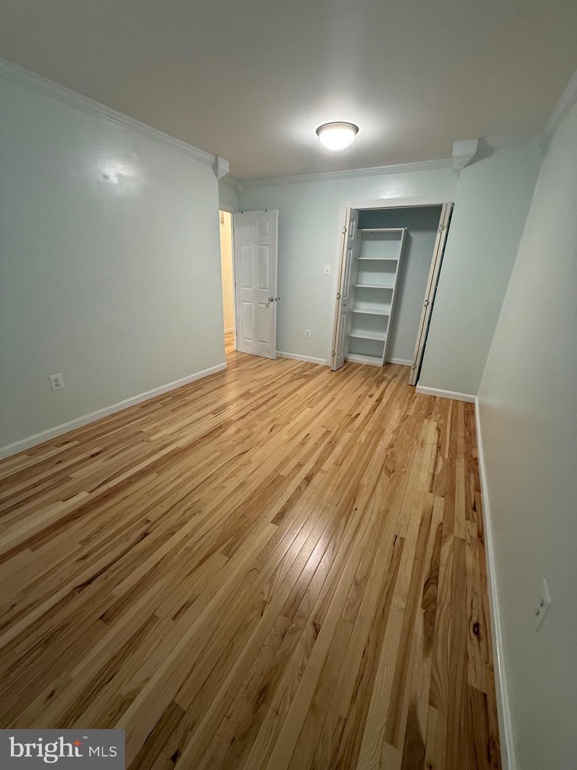 28 OAK SHADOWS