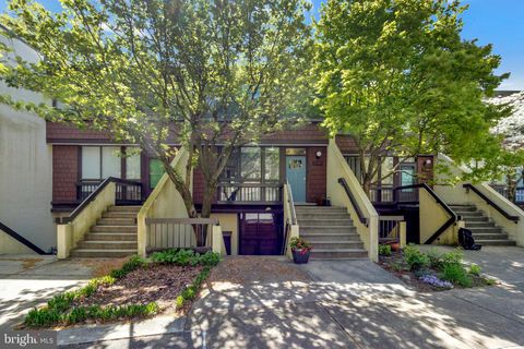 2240 S RANDOLPH STREET 2 ARLINGTON VA 22204