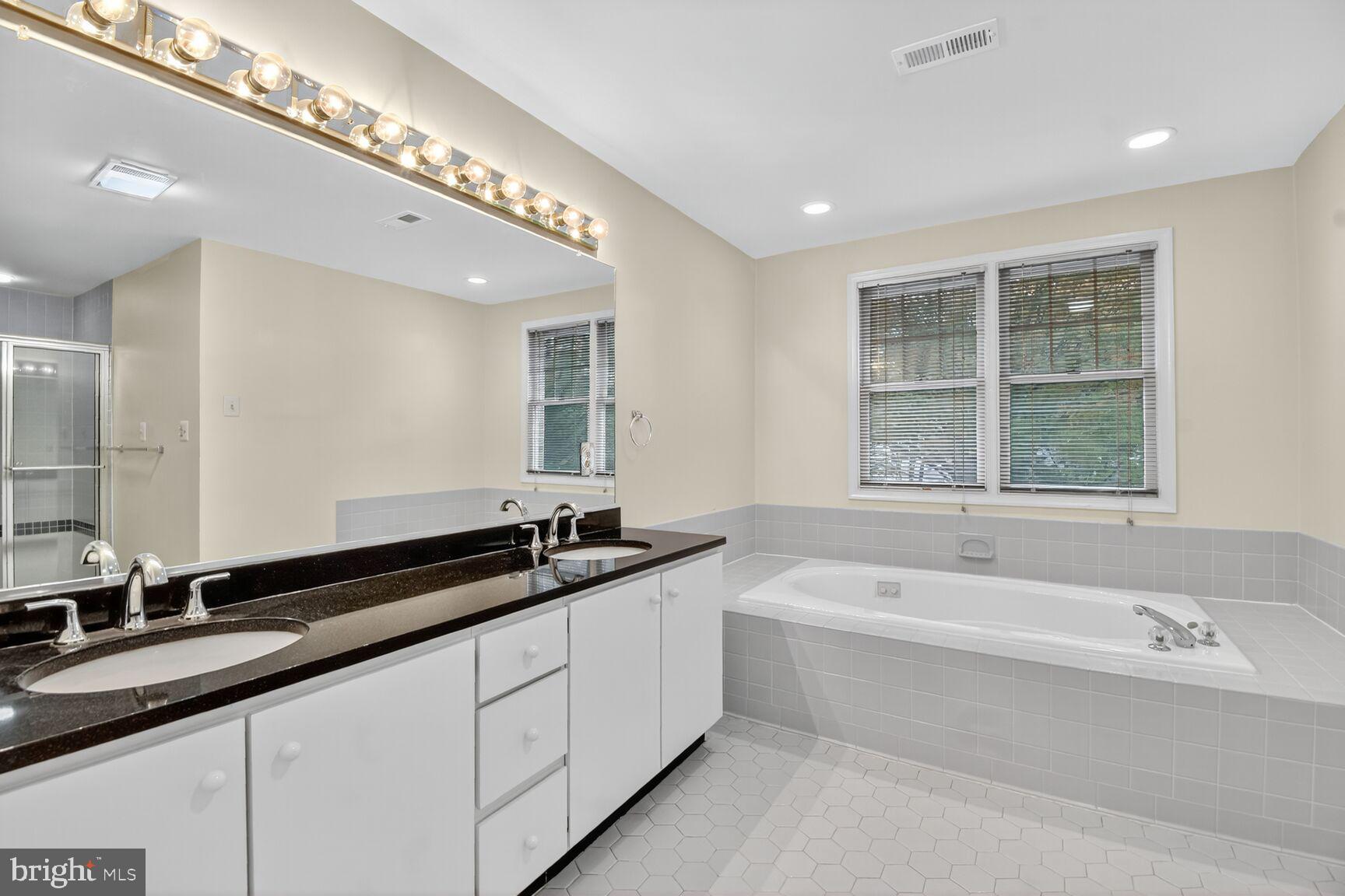 ARCOLA - Residential