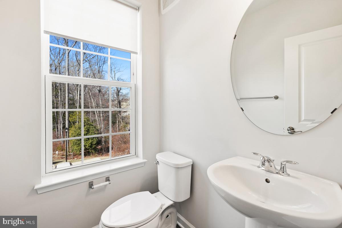 GLEN DALE COMMONS PHASE 2 - Residential Lease