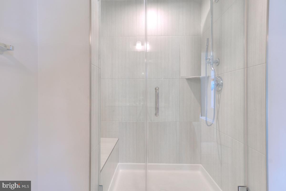 GLEN DALE COMMONS PHASE 2 - Residential Lease