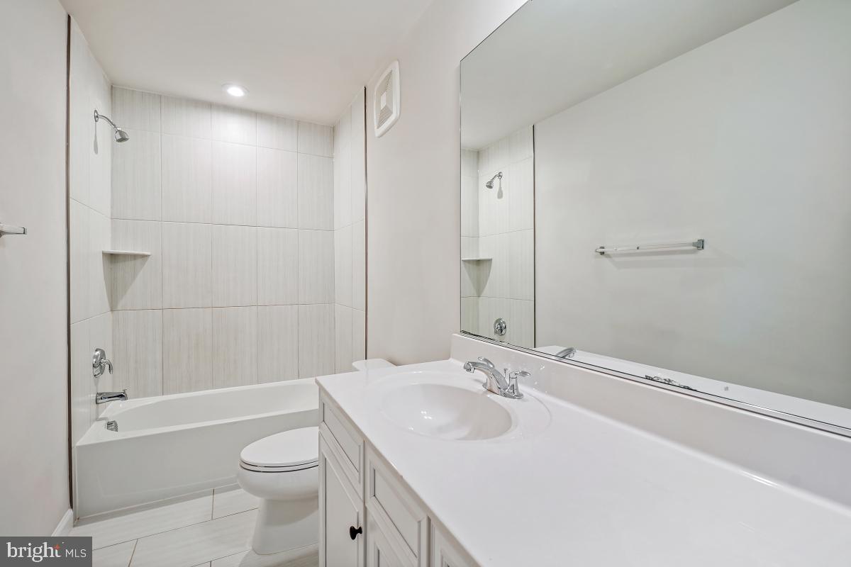 GLEN DALE COMMONS PHASE 2 - Residential Lease