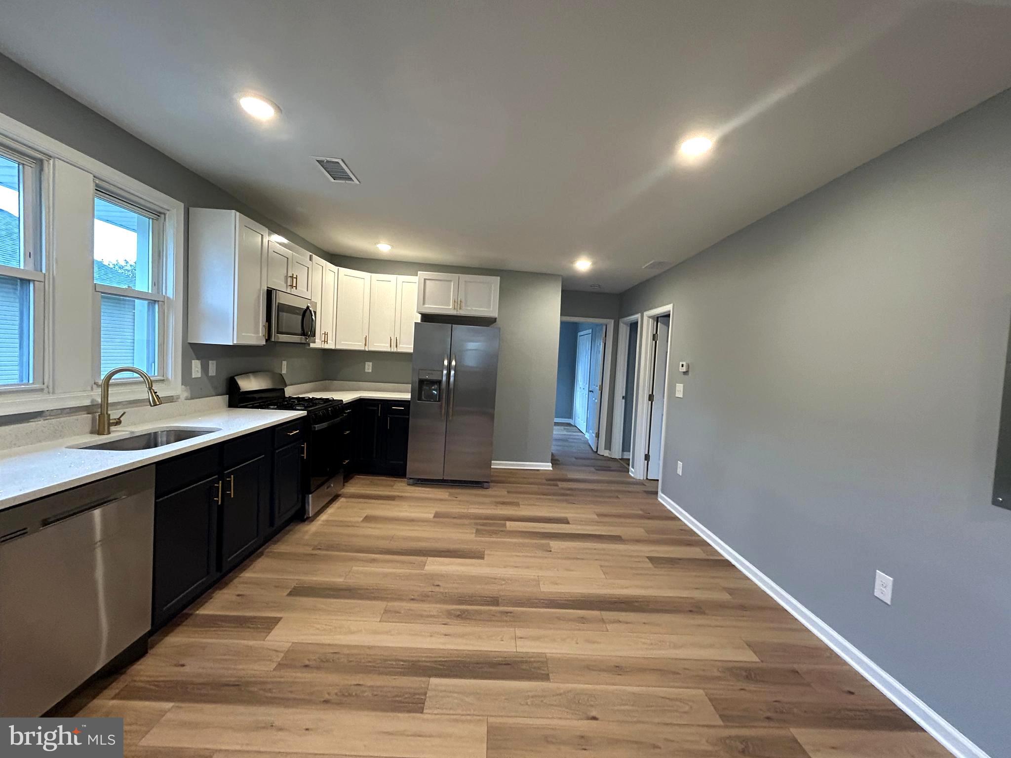 HILLTOP PARK - Residential Lease