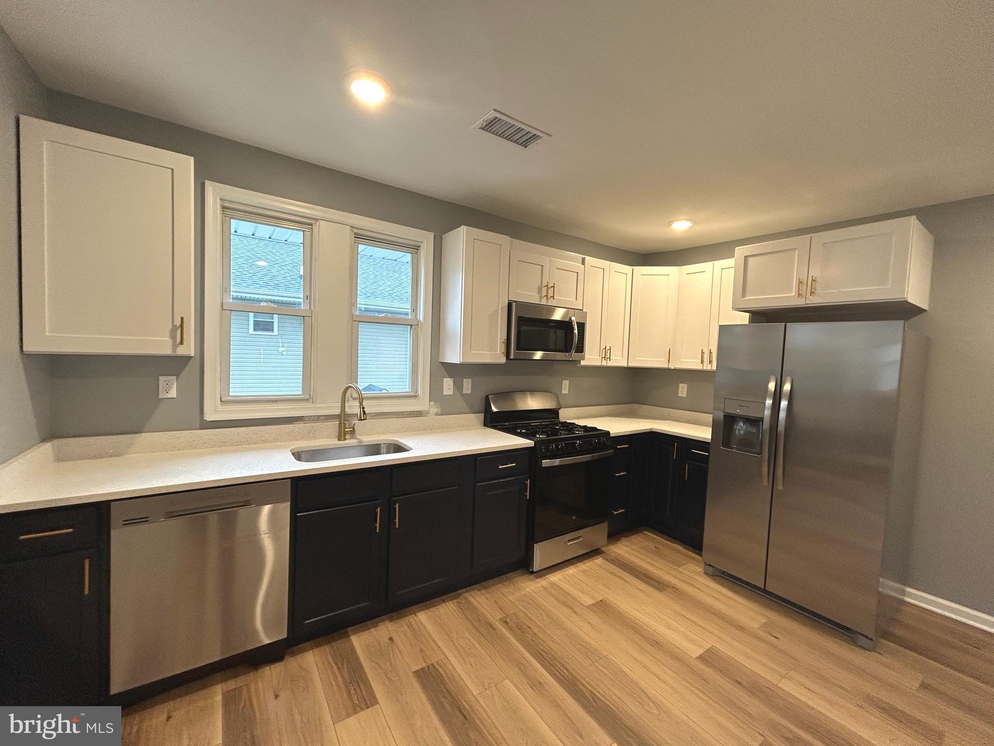 HILLTOP PARK - Residential Lease